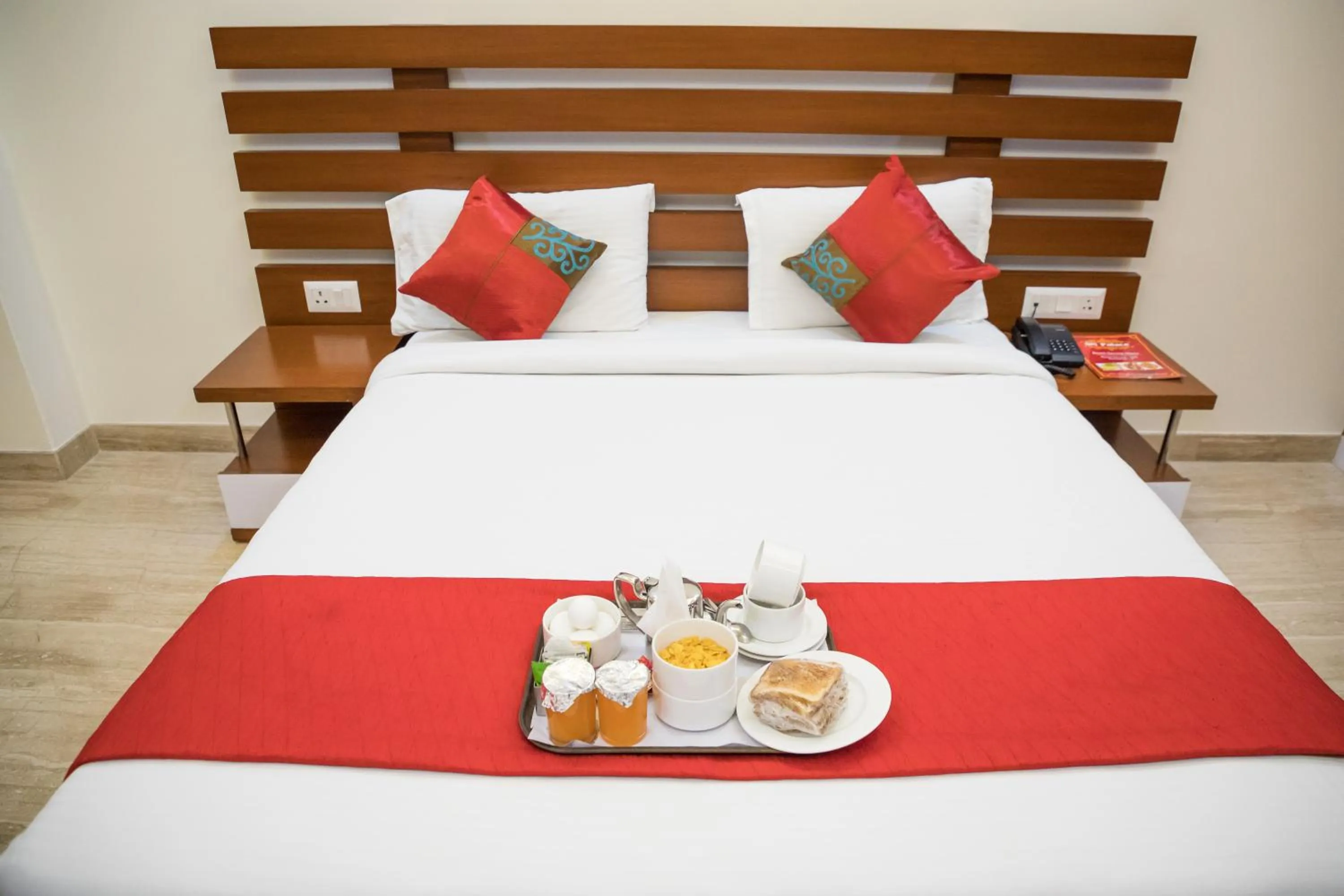 Coffee/tea facilities, Bed in SM Palace (Near Apollo Hospital)