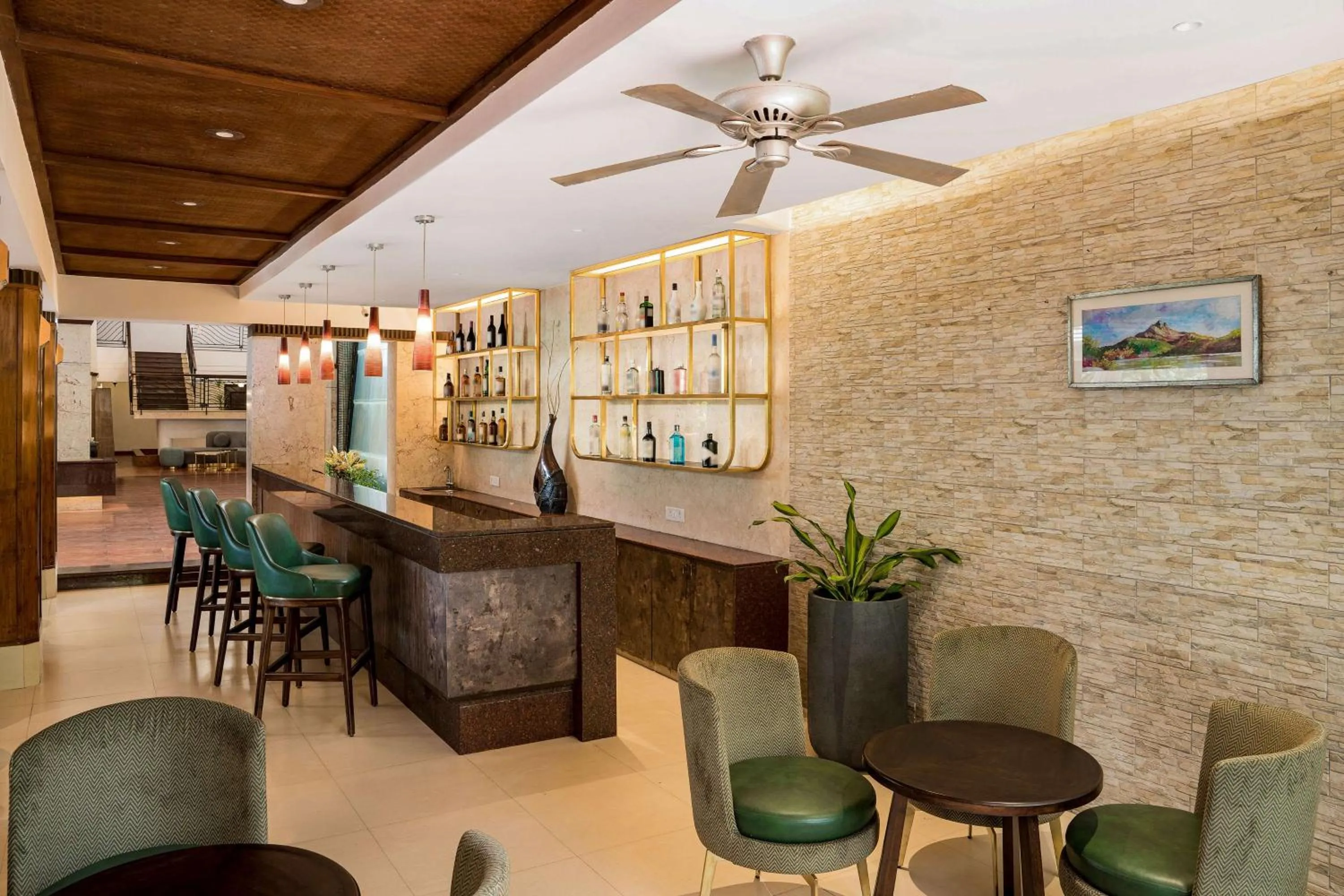 Lounge or bar in DoubleTree by Hilton Hotel Goa - Arpora - Baga