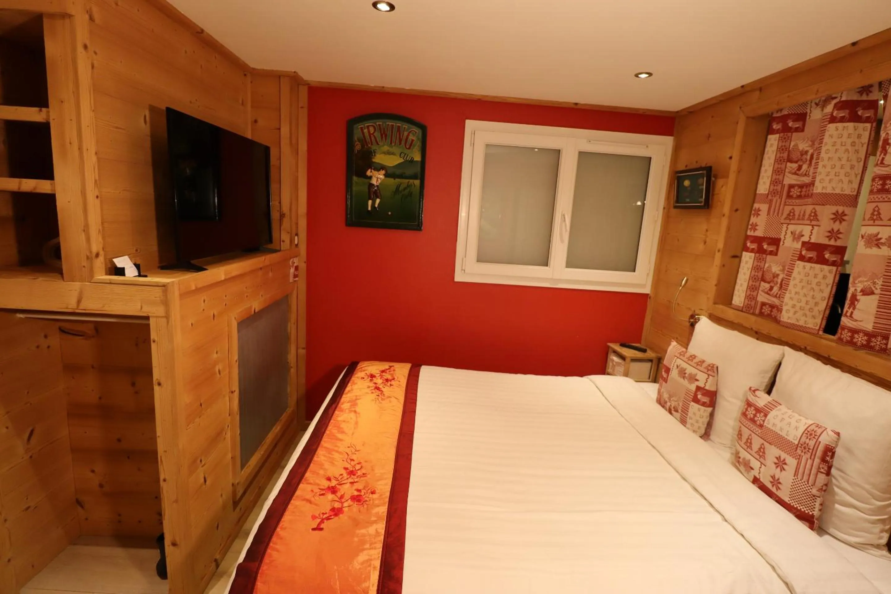 Bedroom, Bed in Le Lotus Blanc