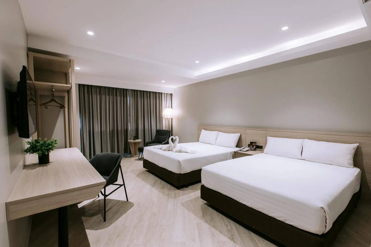 Photo of the whole room, Bed in The Rich Hotel