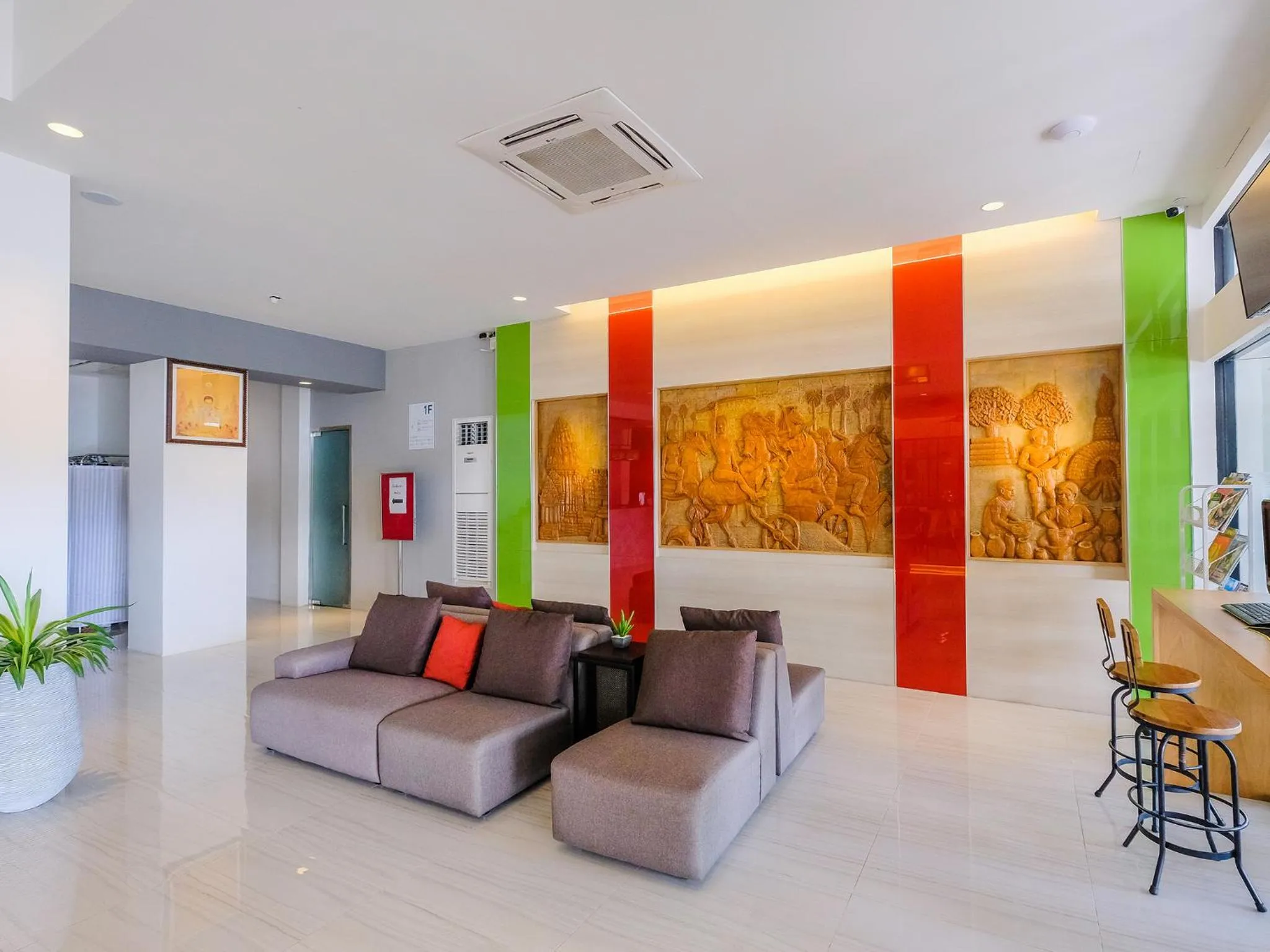 Lobby or reception in The Rich Hotel