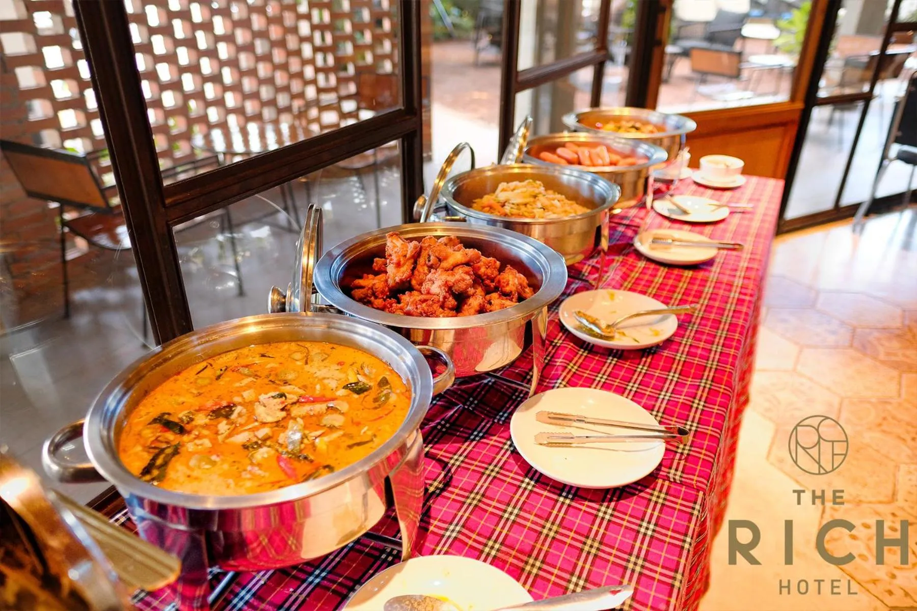 Breakfast in The Rich Hotel