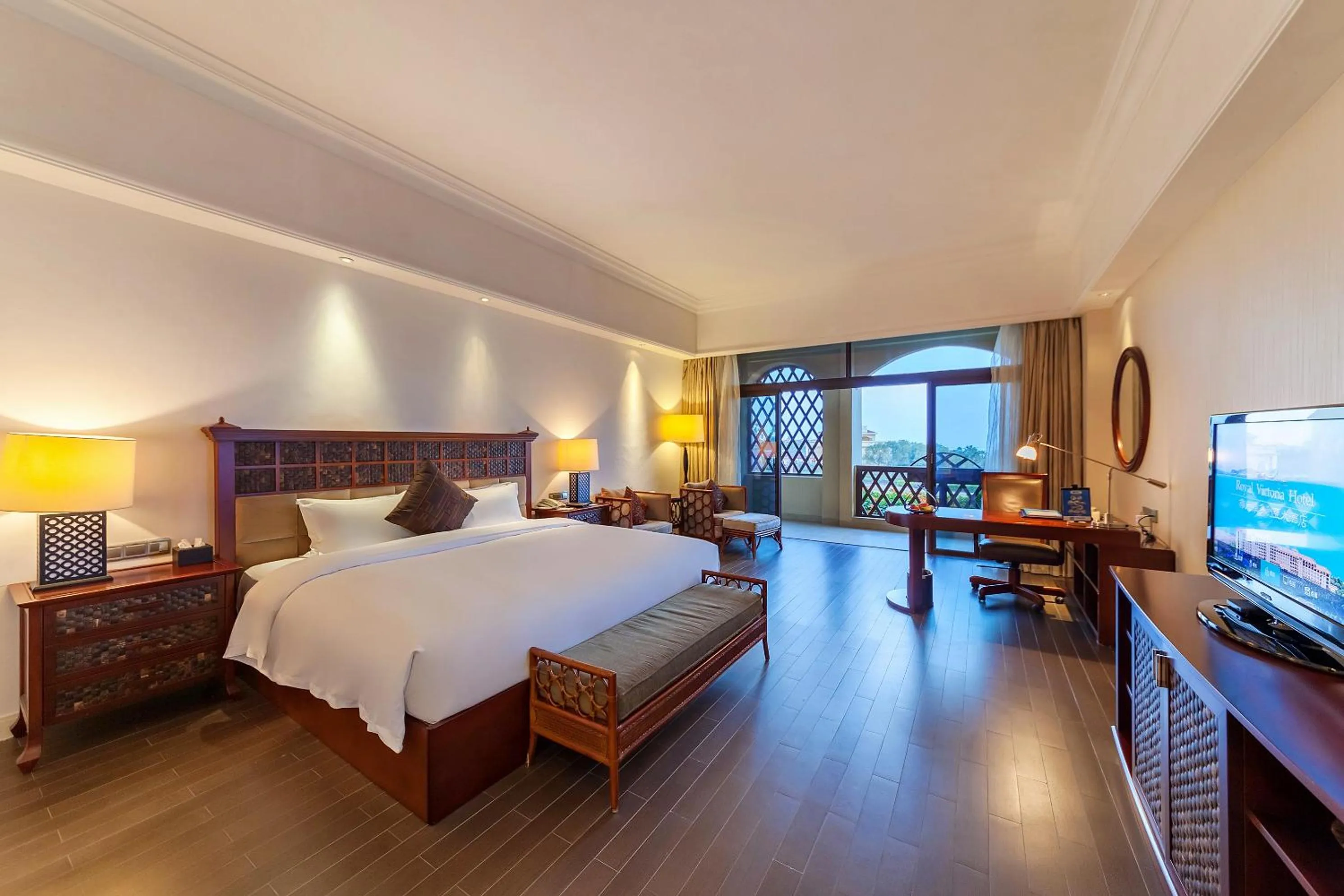 Photo of the whole room, Bed in Xiamen Royal Victoria Hotel
