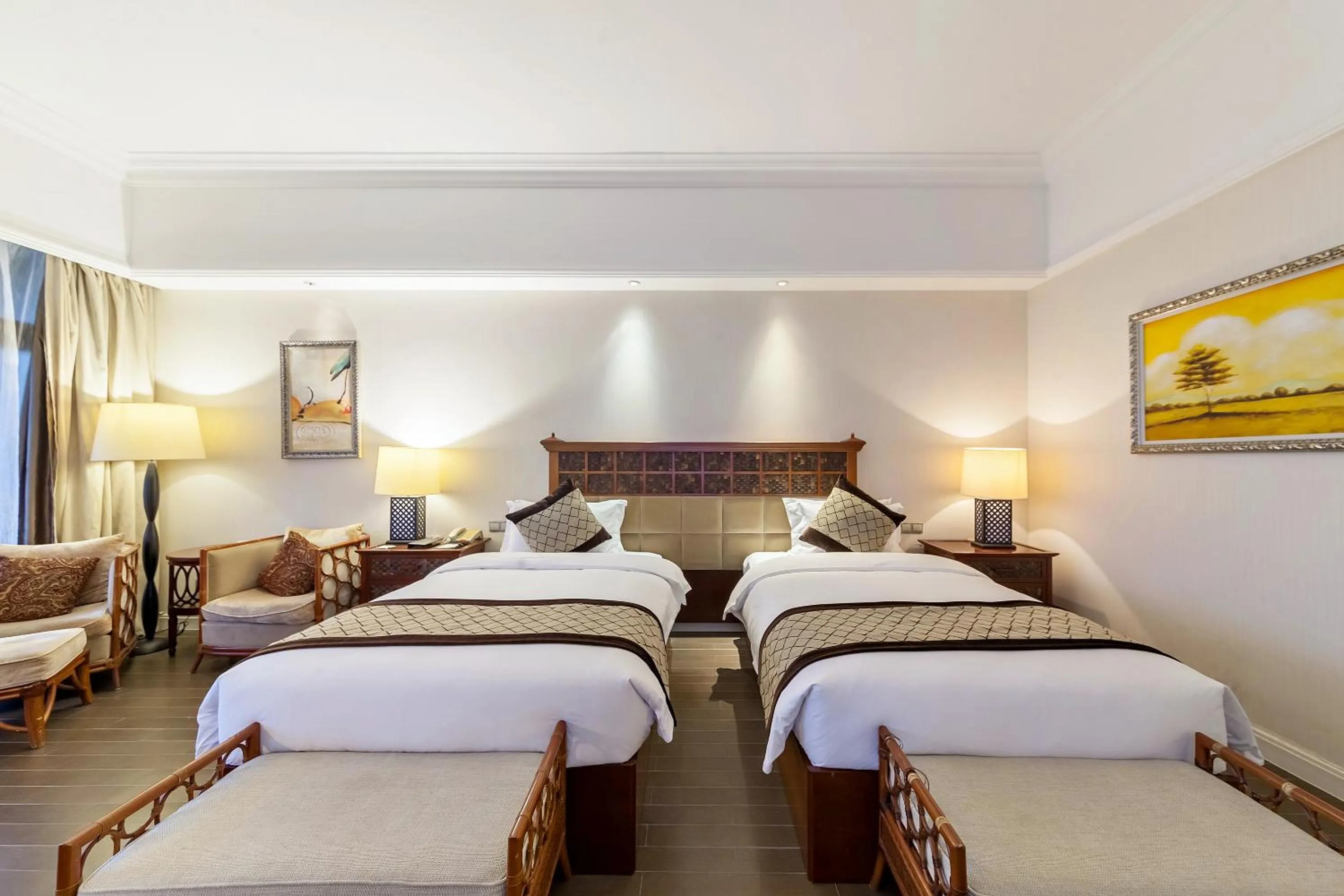 Photo of the whole room, Bed in Xiamen Royal Victoria Hotel