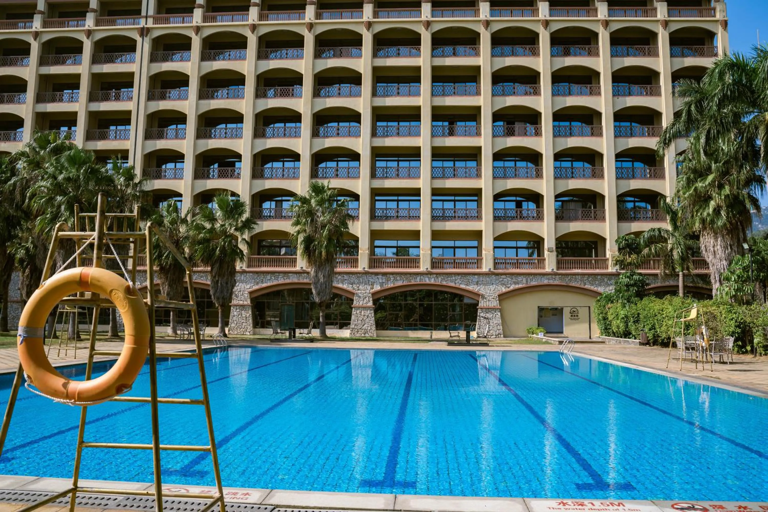 Swimming pool in Xiamen Royal Victoria Hotel