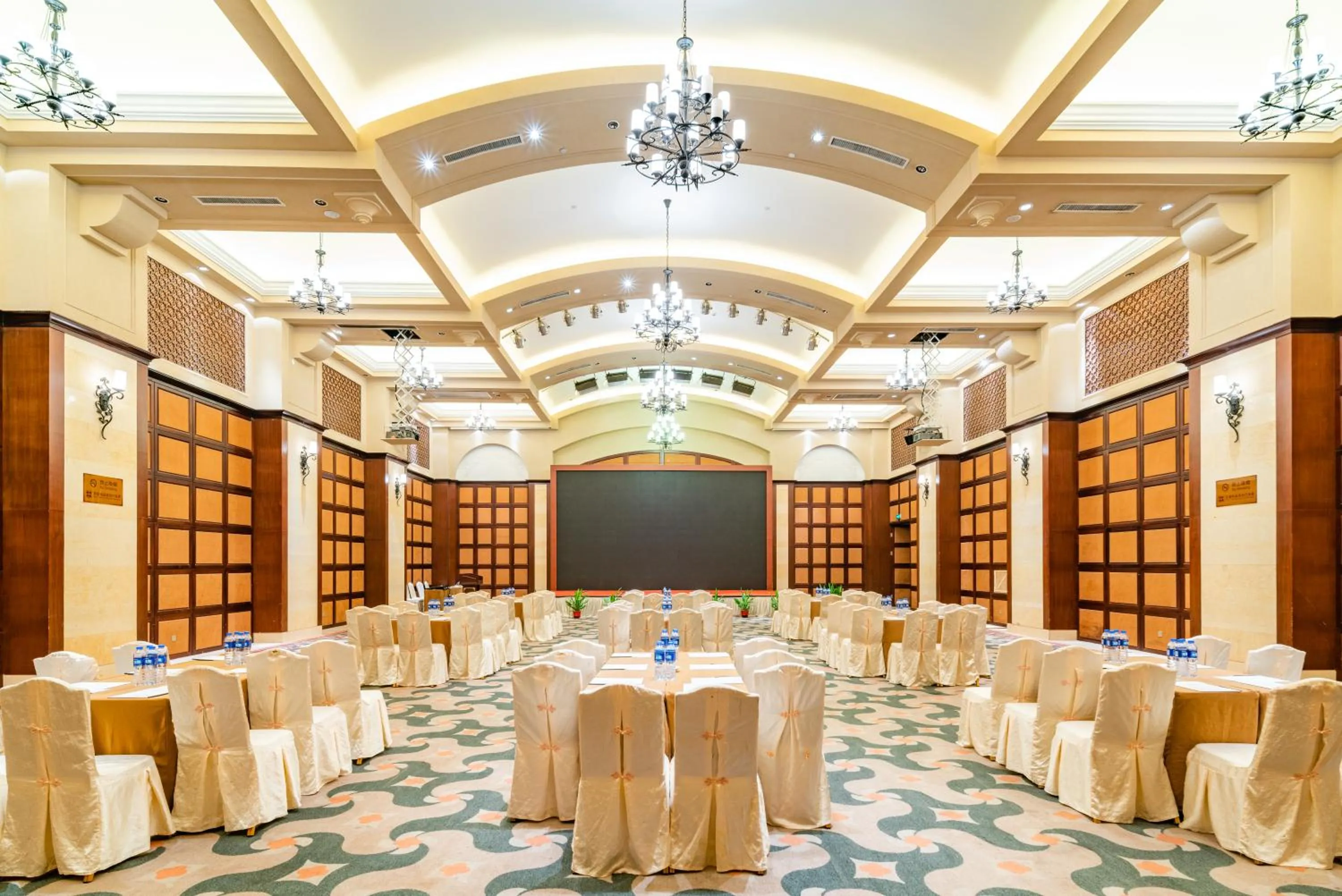 Banquet/Function facilities in Xiamen Royal Victoria Hotel