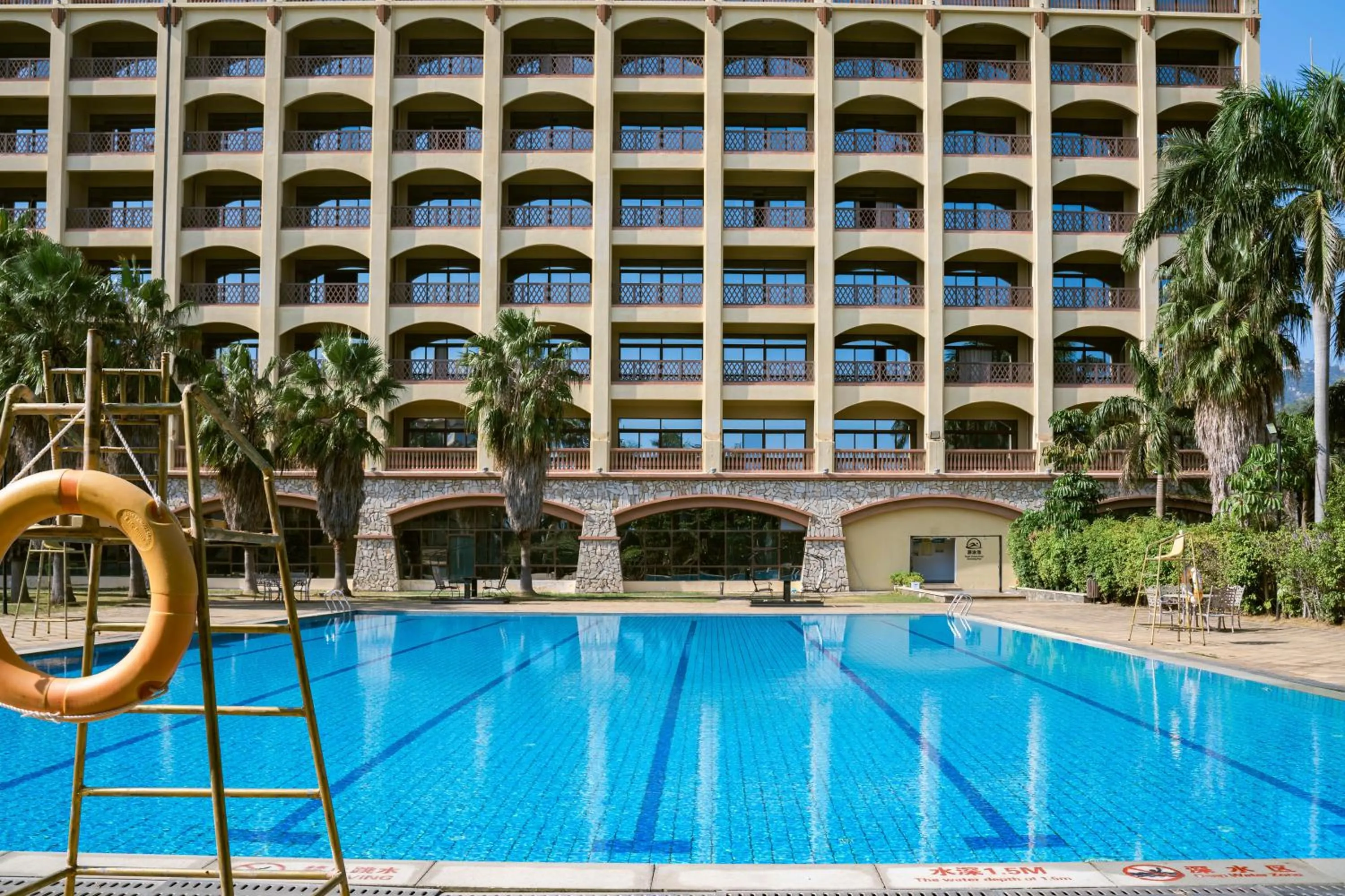 Swimming pool in Xiamen Royal Victoria Hotel