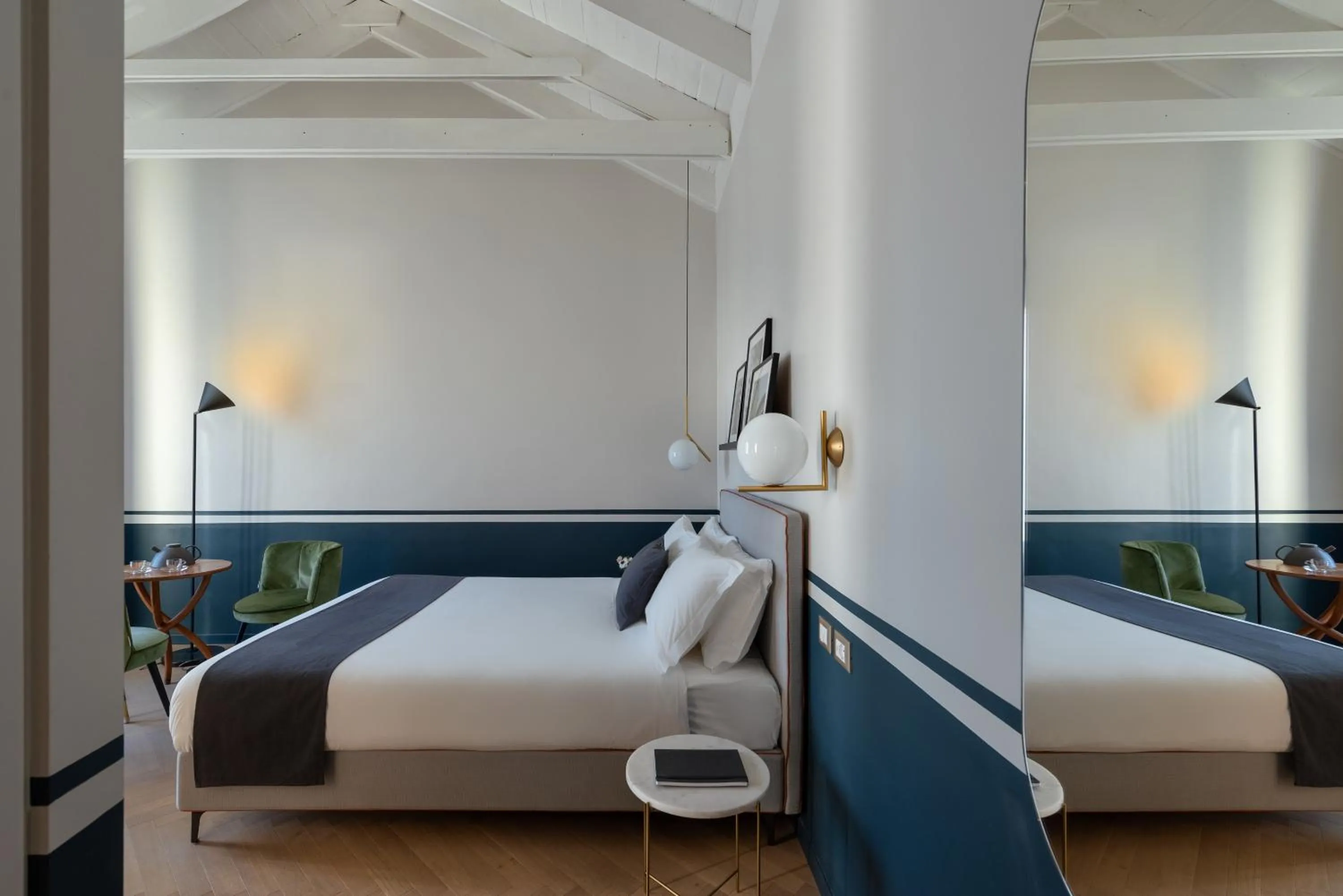 Bedroom, Bed in Velvet Grey Boutique Hotel