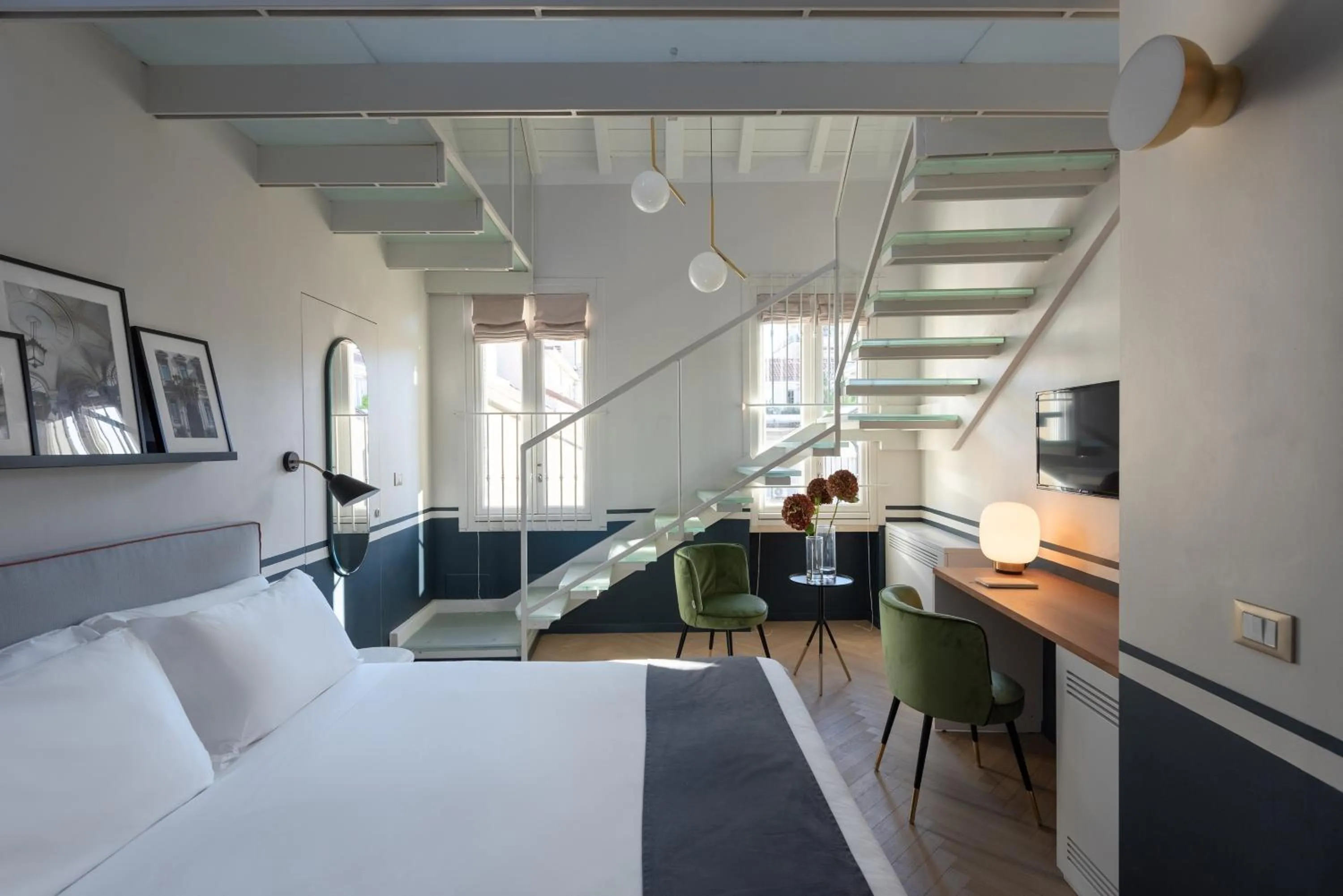 Bedroom, Bed in Velvet Grey Boutique Hotel