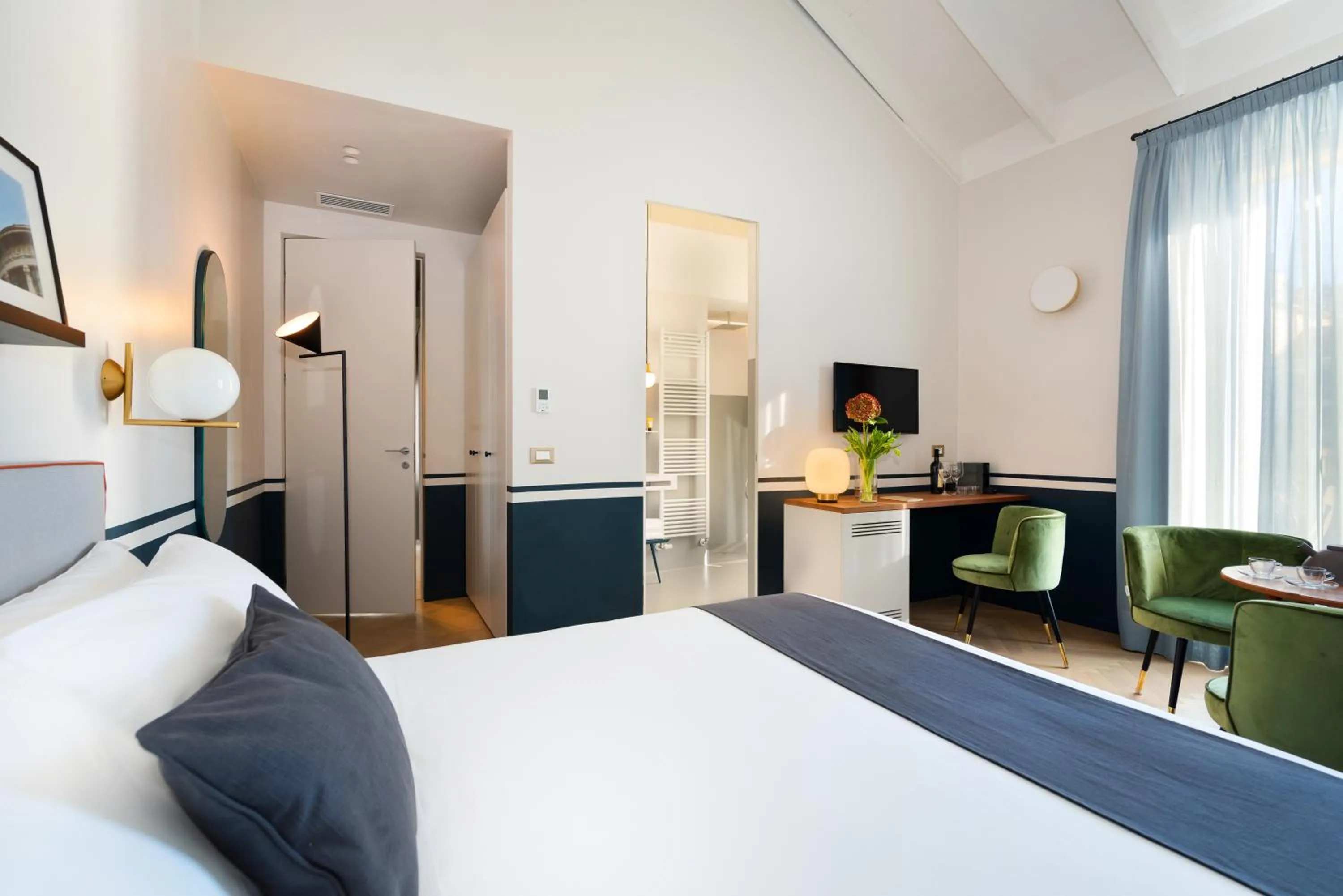 Bedroom, Bed in Velvet Grey Boutique Hotel