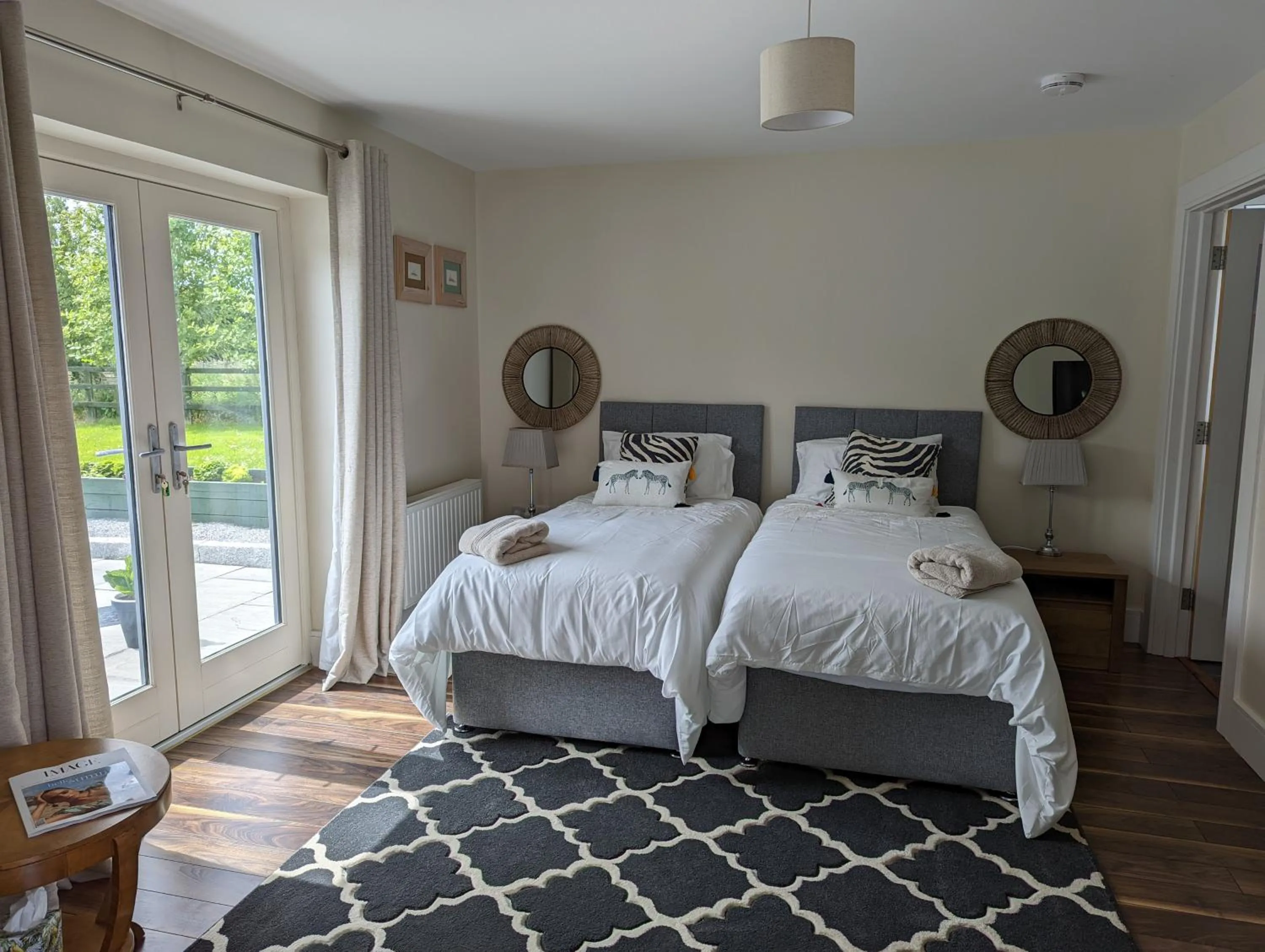 Photo of the whole room, Bed in Brona Dempsey