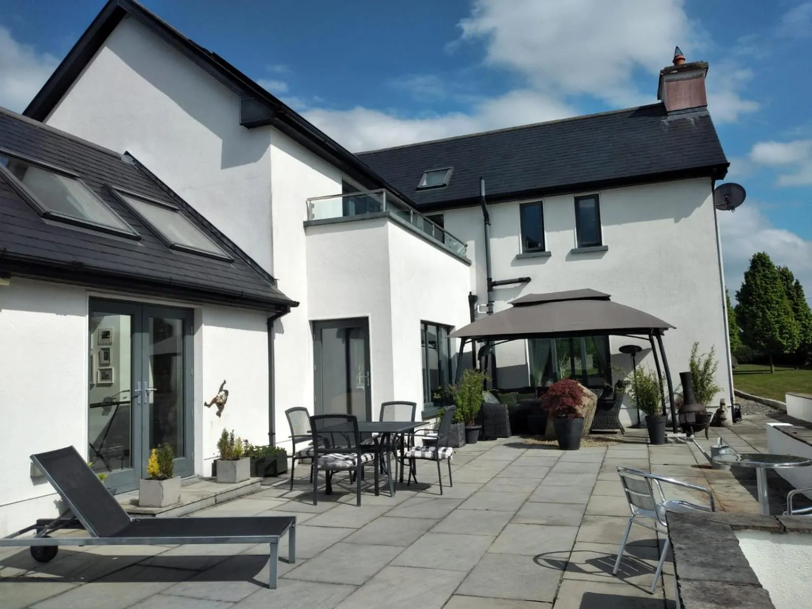 Patio in Brona Dempsey