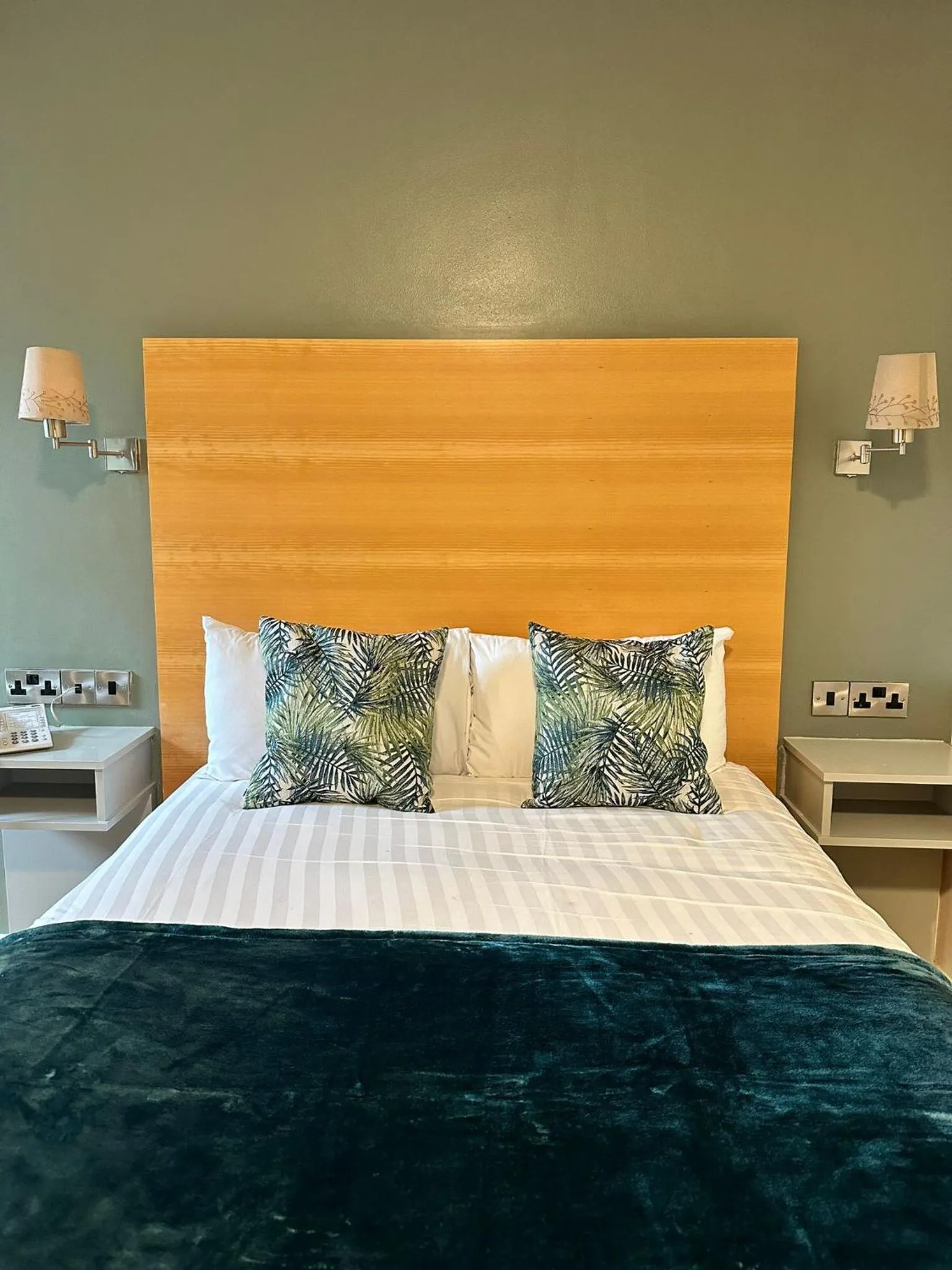 Restaurant/places to eat, Bed in The Coach House Hotel