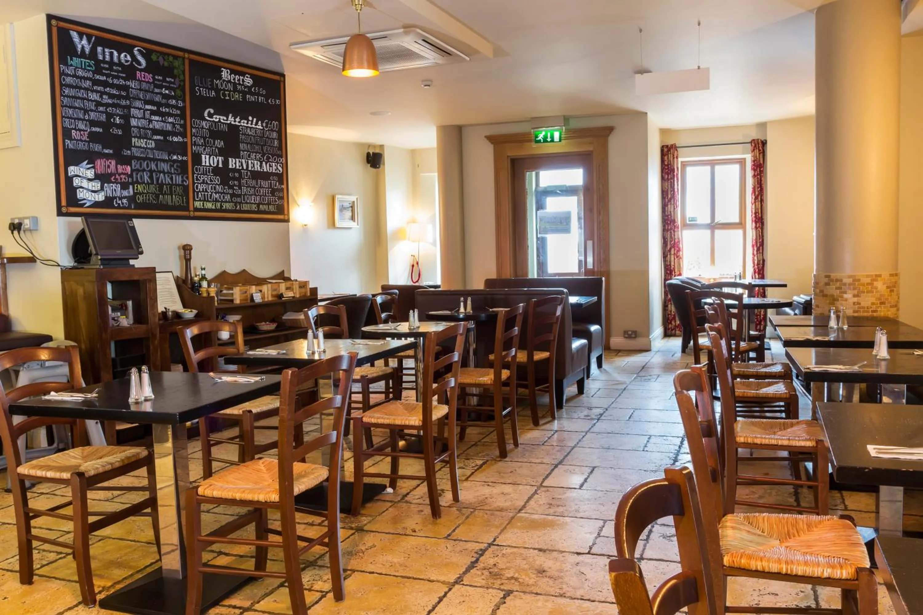 Restaurant/places to eat in The Coach House Hotel