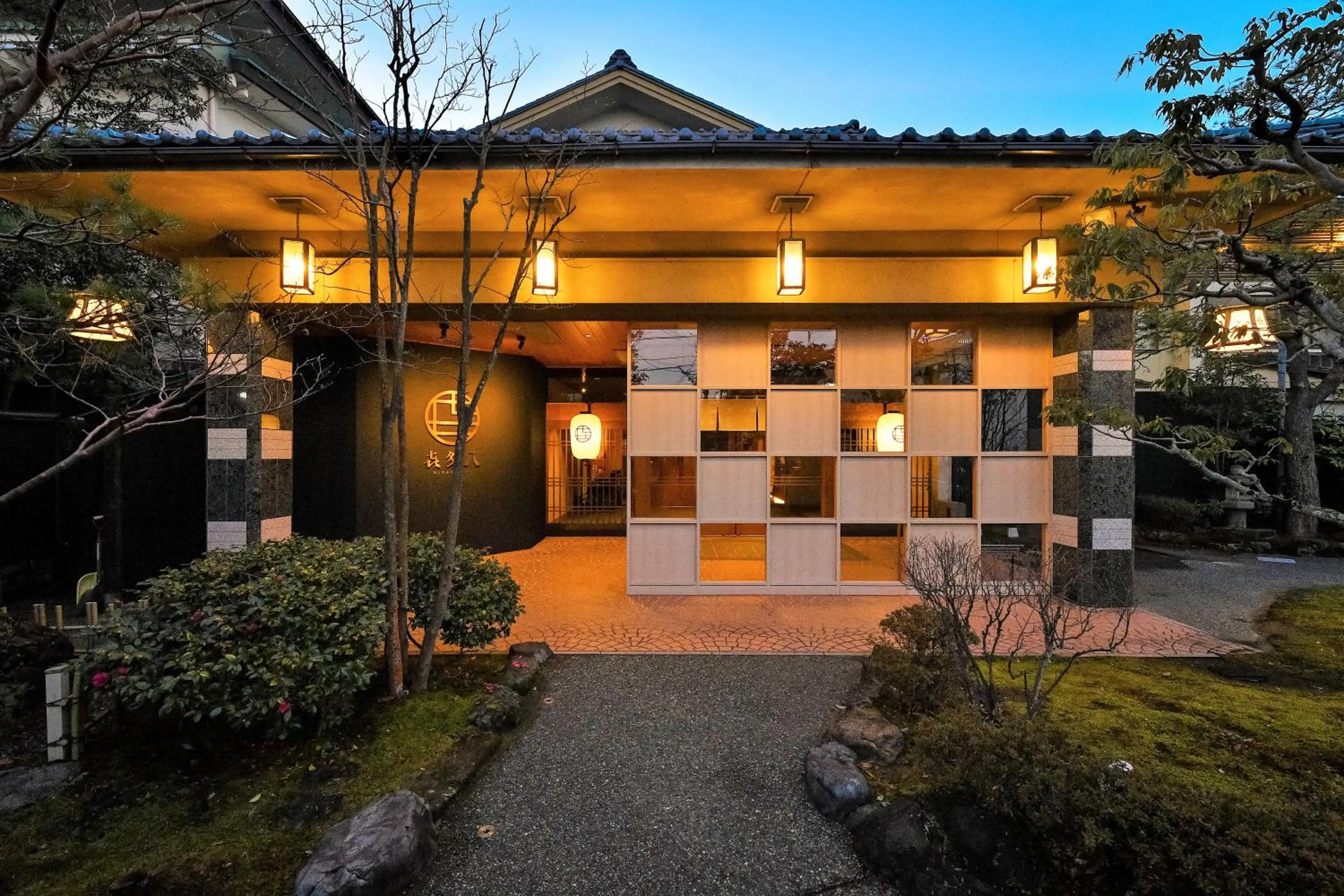 Property building in Awazuonsen Kitahachi