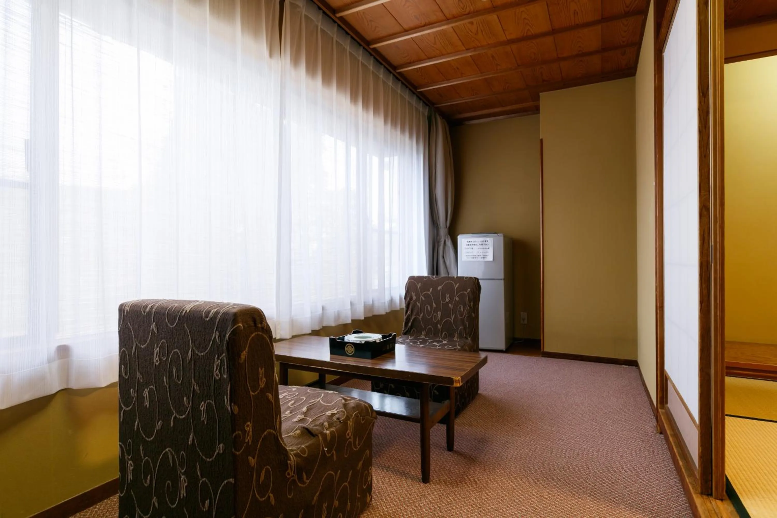 Photo of the whole room in Awazuonsen Kitahachi