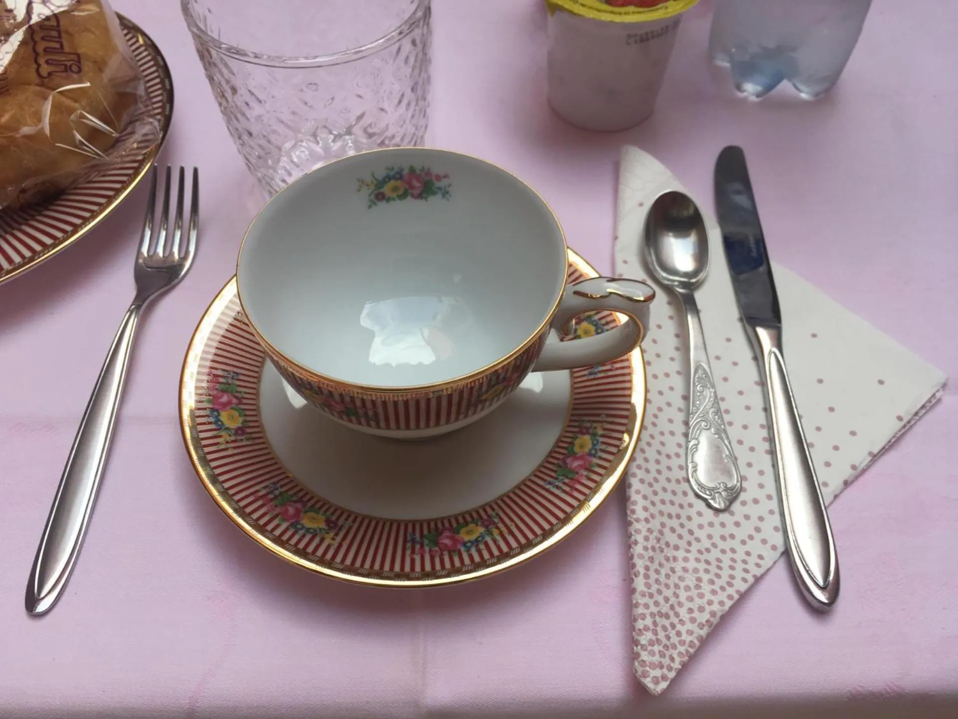 Communal kitchen in B&B Juighissa Leonora