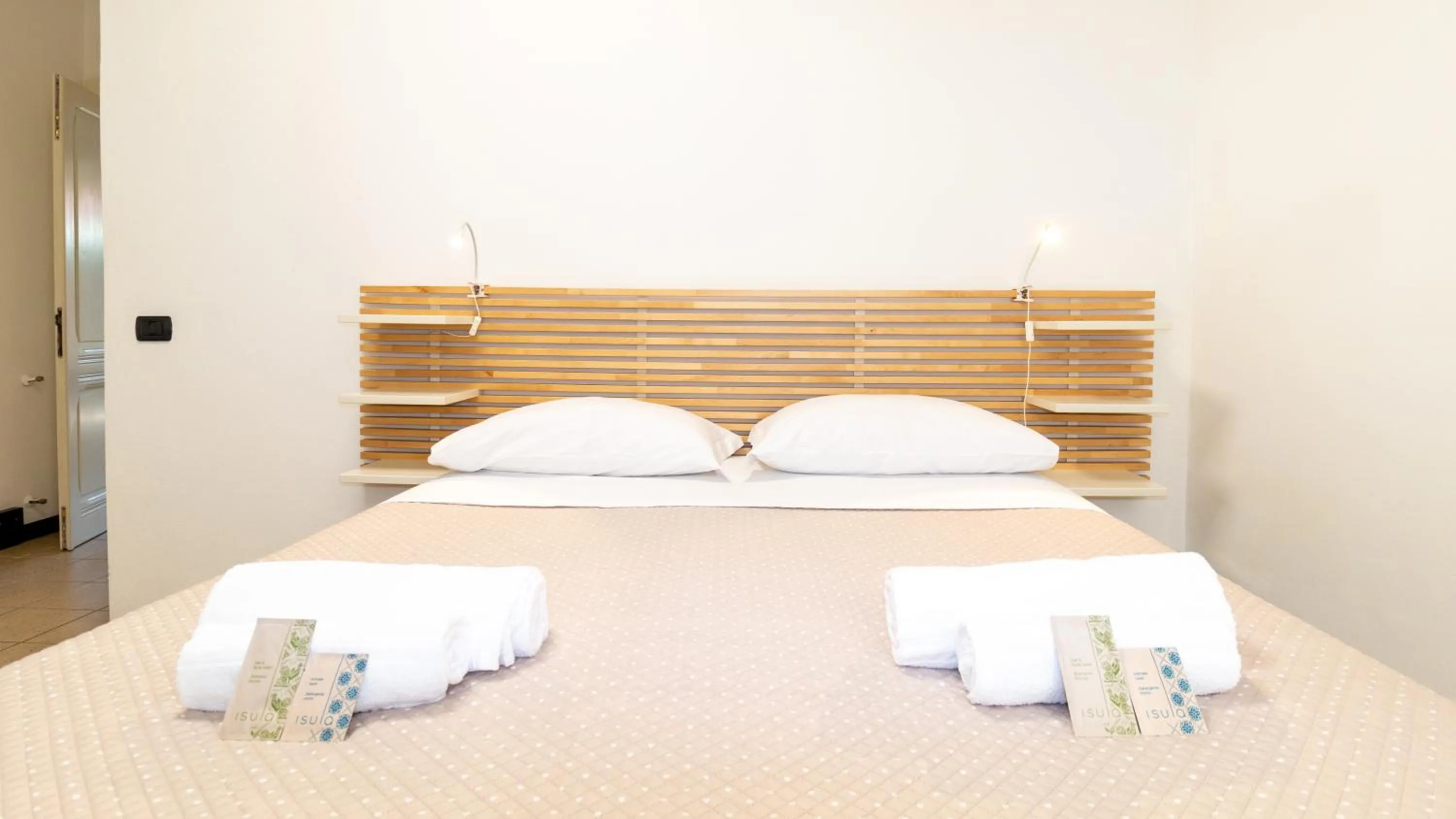 Bedroom, Bed in Affittacamere Juighissa Leonora