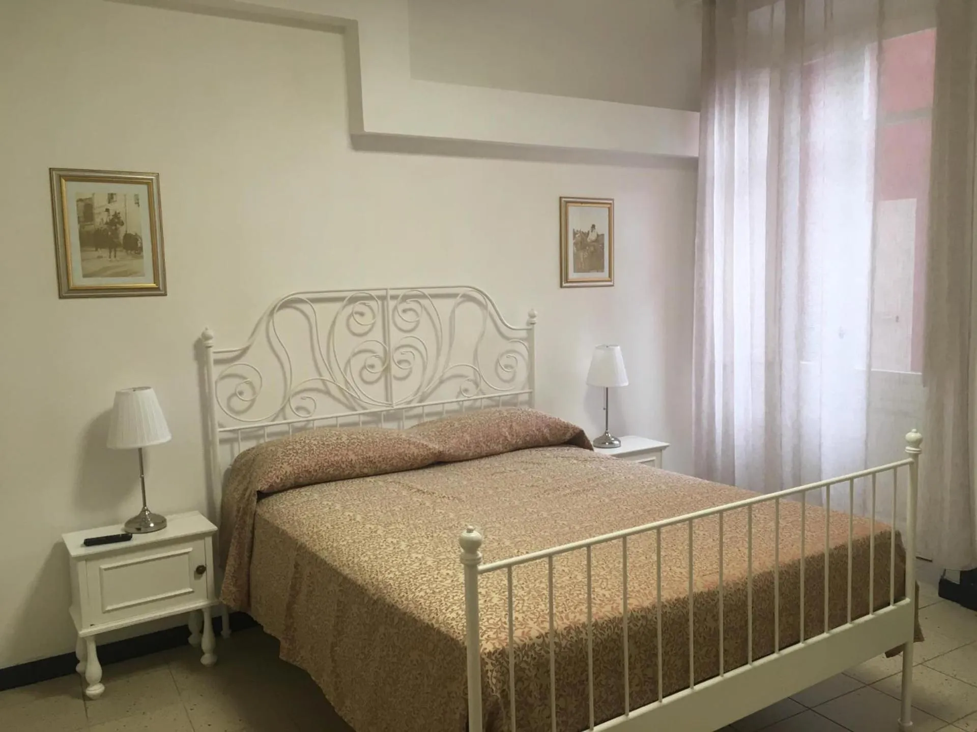 Photo of the whole room in B&B Juighissa Leonora