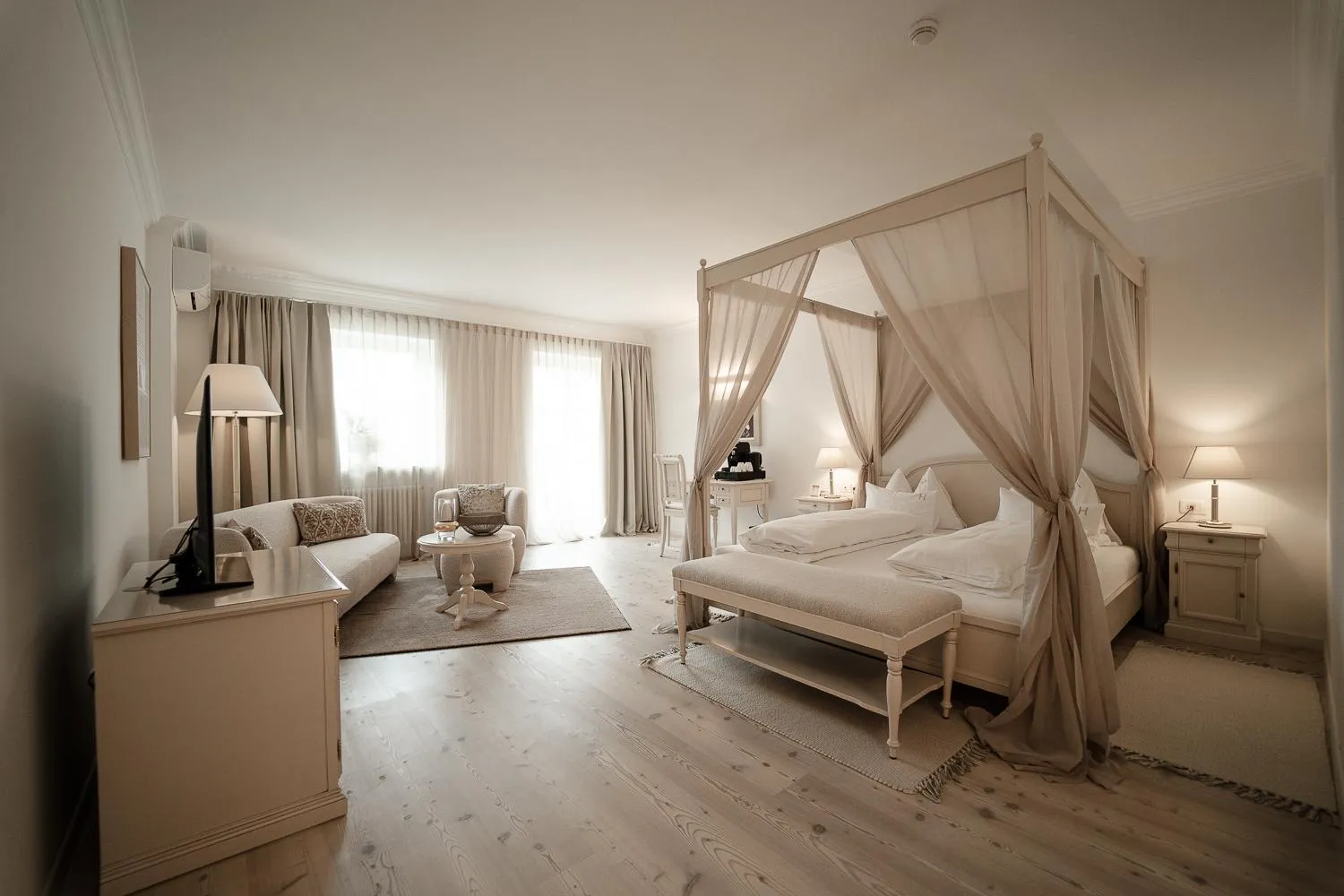 Photo of the whole room, Bed in Hotel Hanswirt