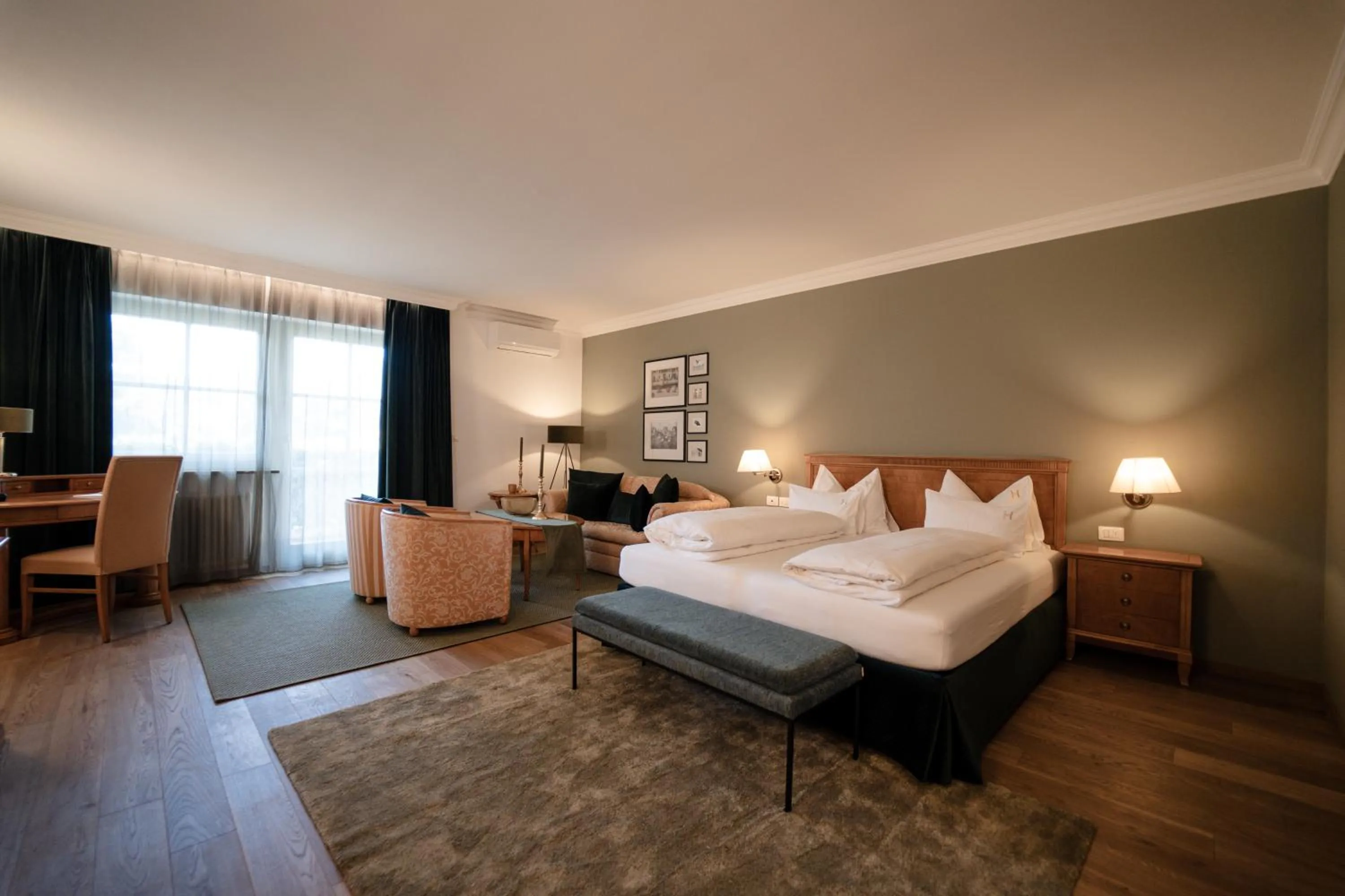 Living room, Bed in Hotel Hanswirt