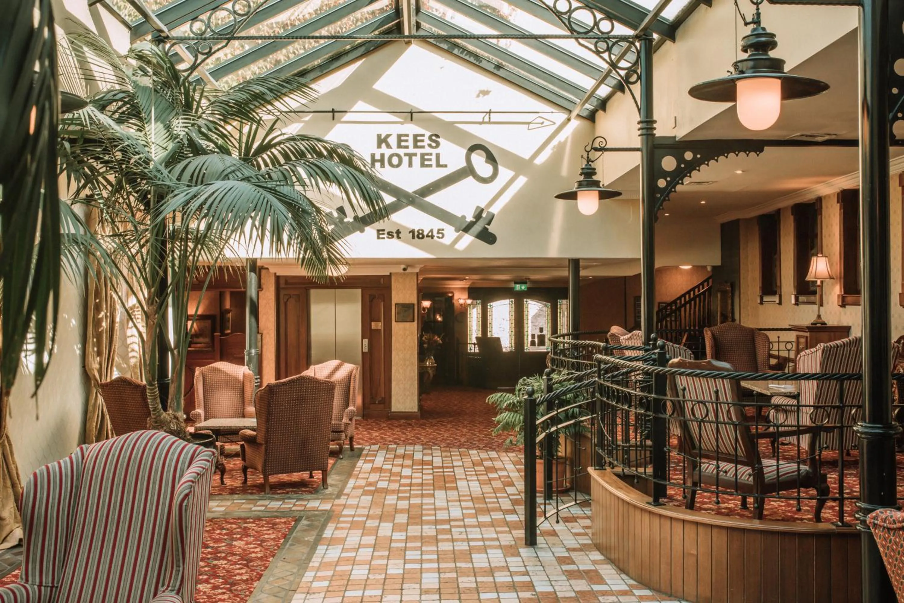 Lobby or reception in Kee's Hotel