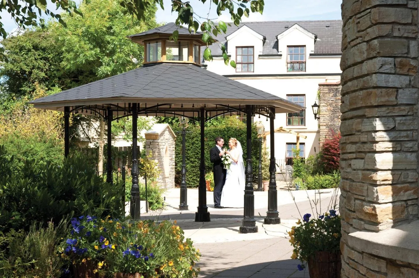 Patio in Kee's Hotel