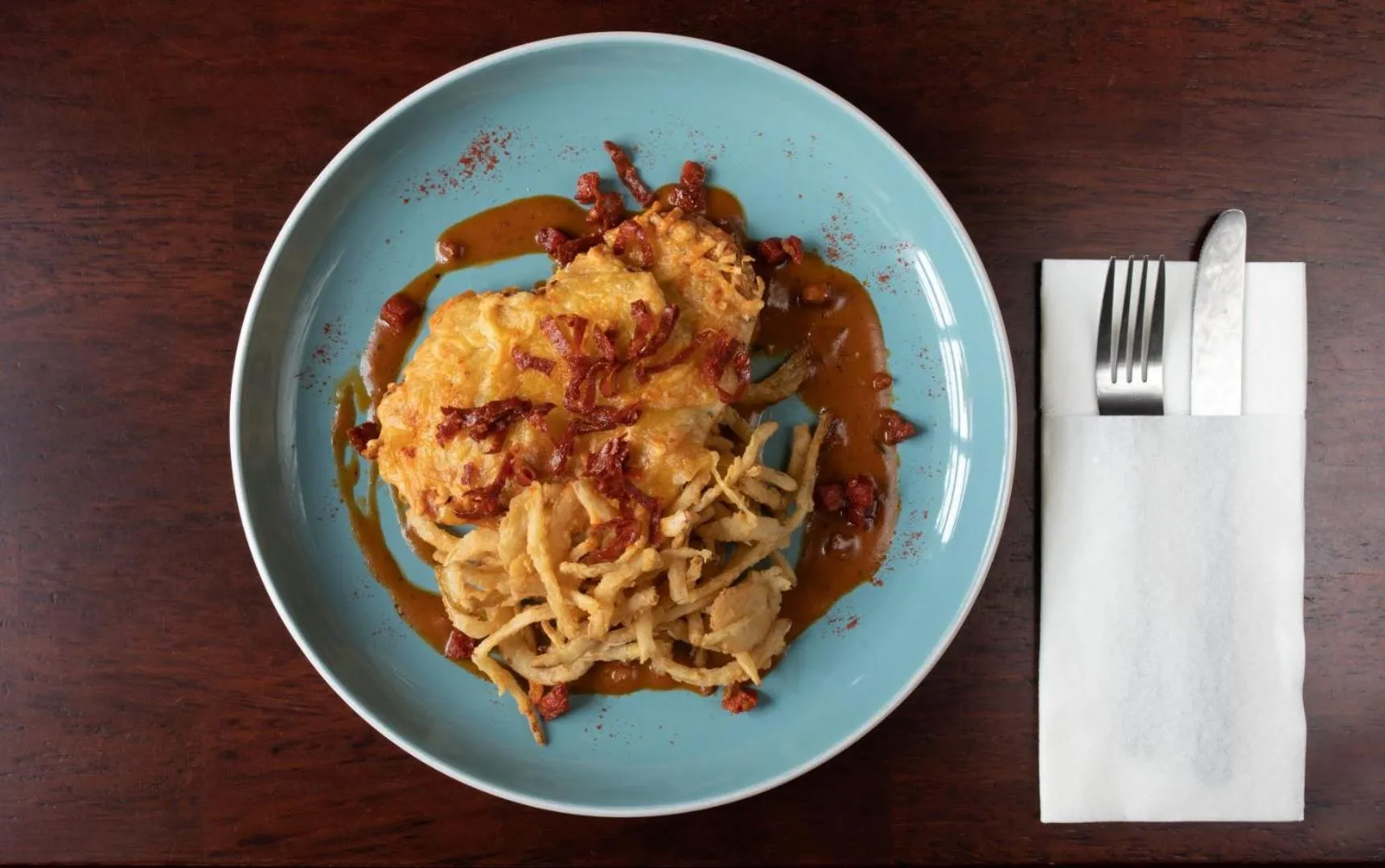 Food and drinks in Kee's Hotel