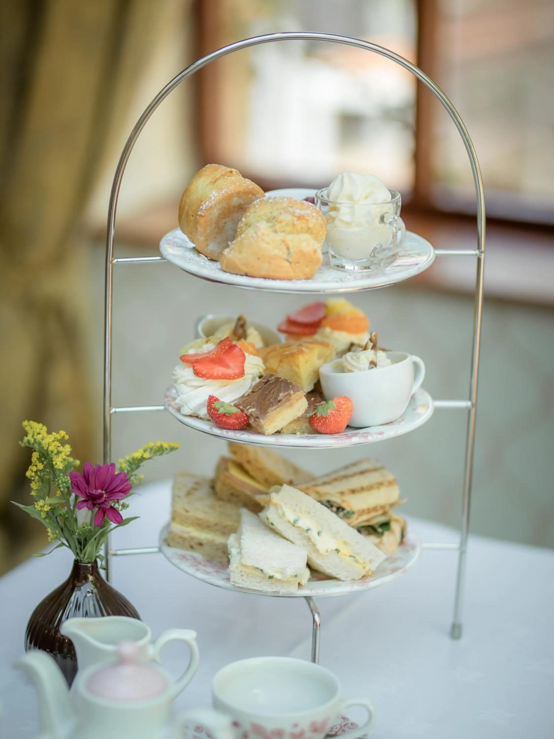 Meals in Kee's Hotel