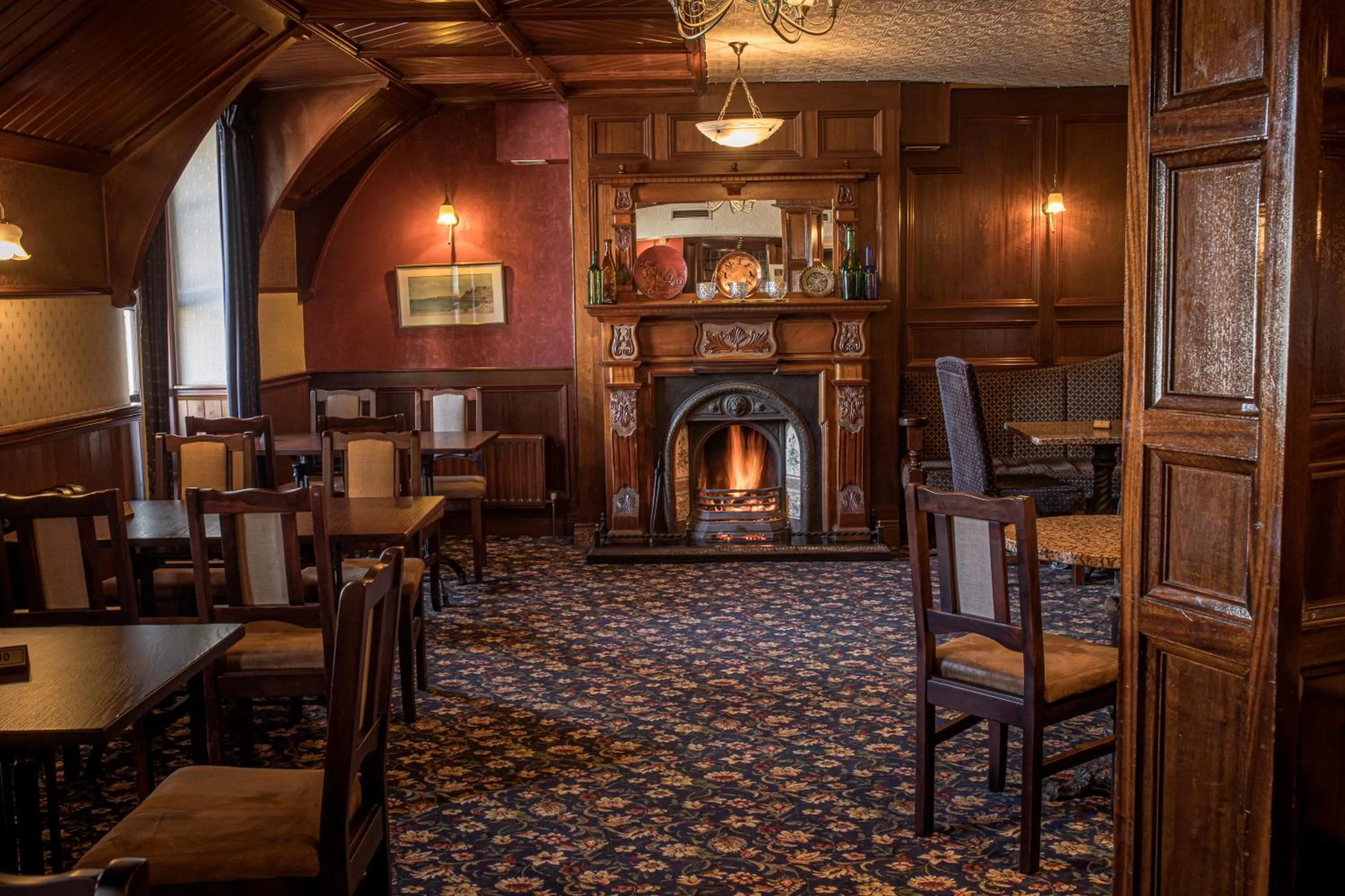 Lounge or bar in Kee's Hotel