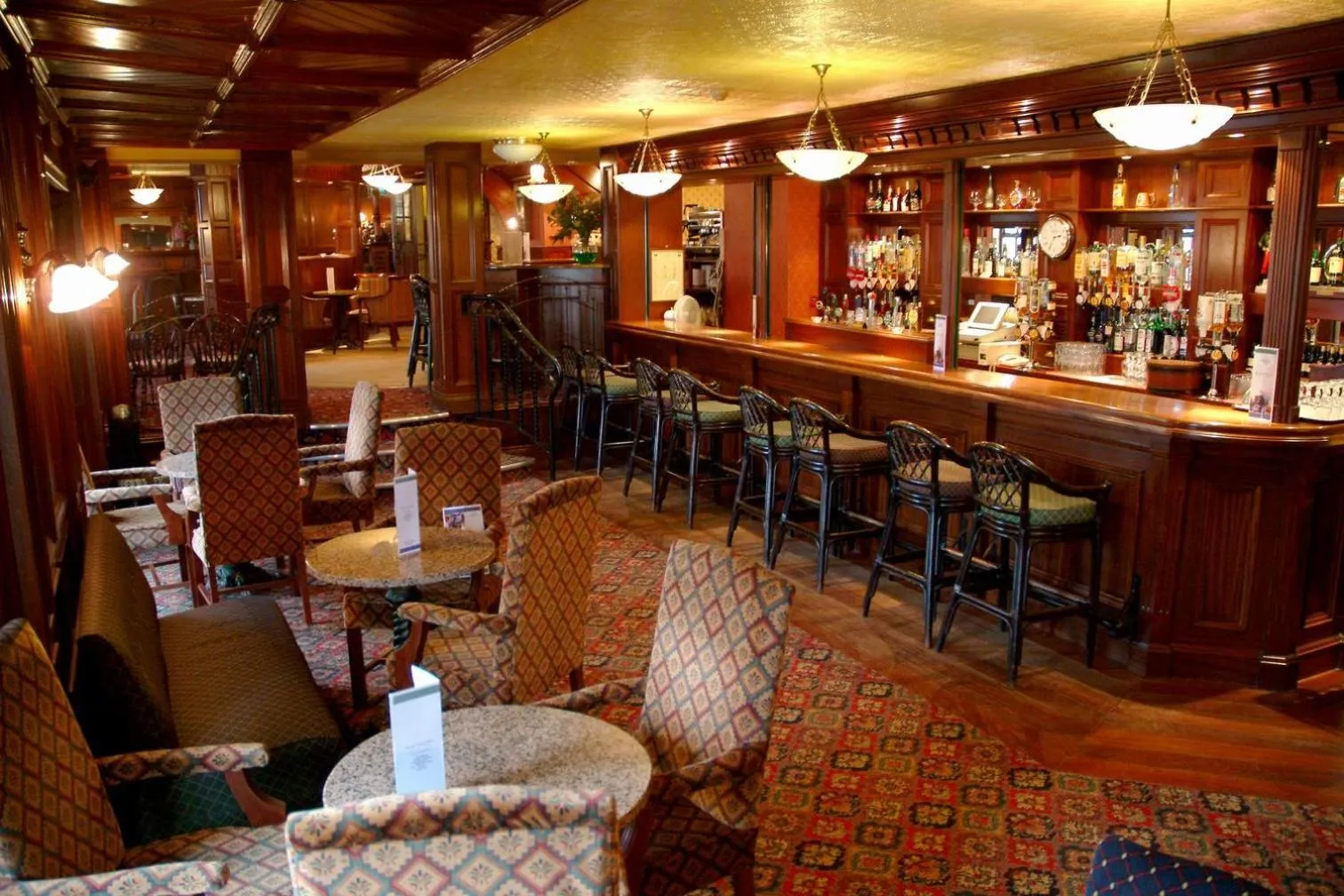 Restaurant/places to eat in Kee's Hotel