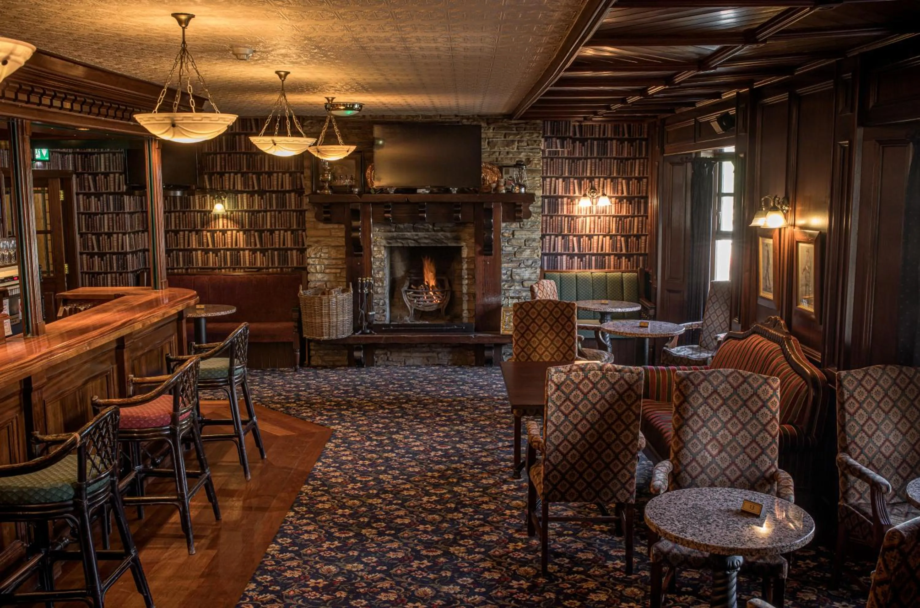 Lounge or bar in Kee's Hotel