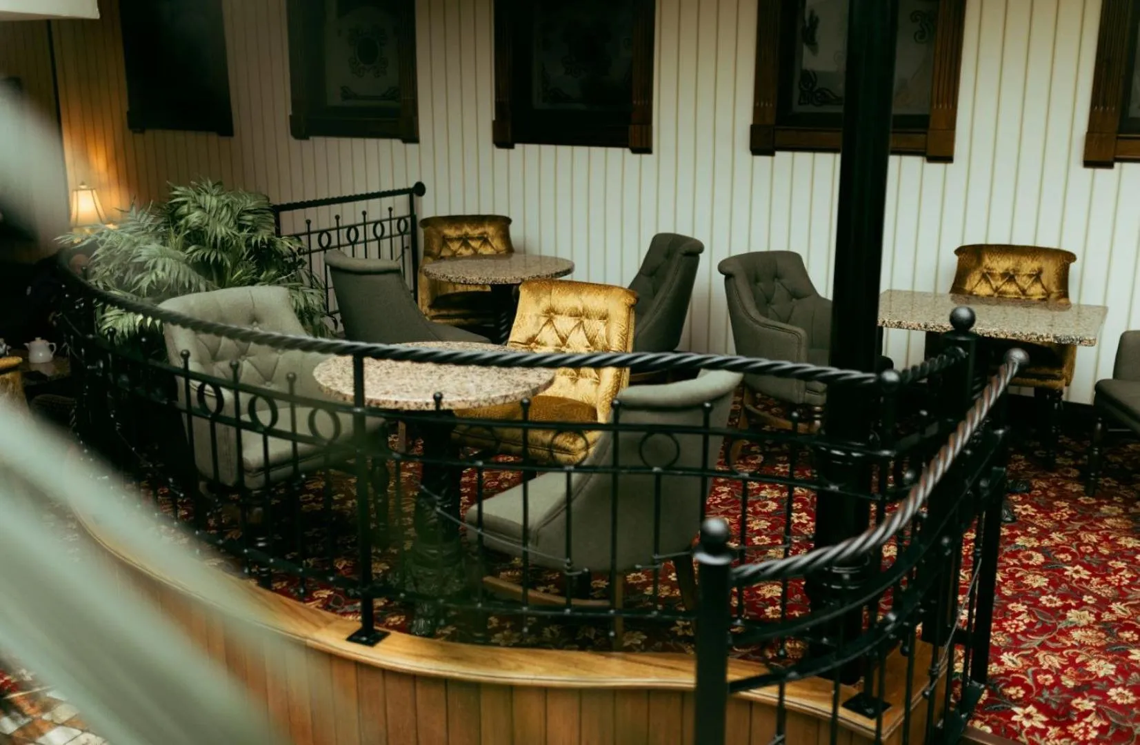 Lobby or reception in Kee's Hotel