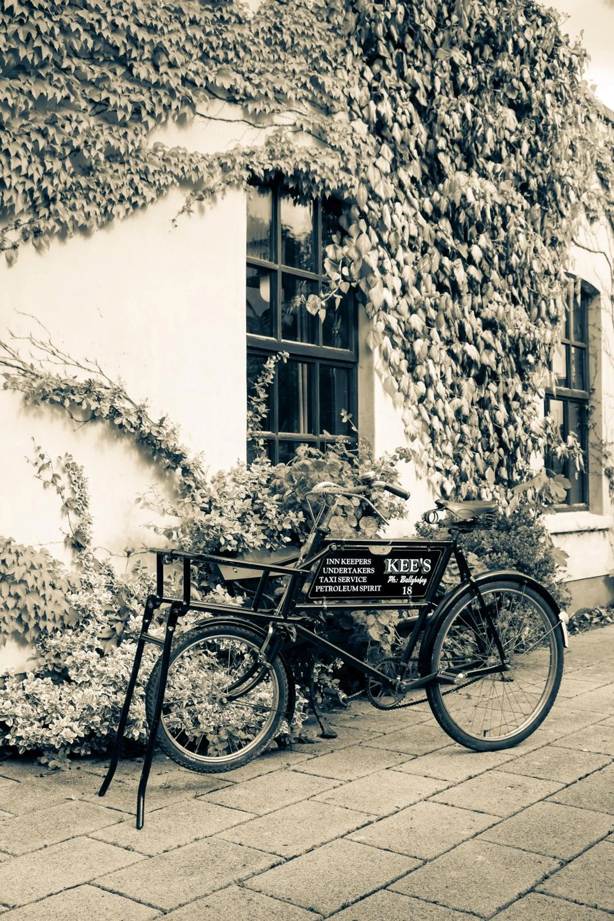 Patio in Kee's Hotel