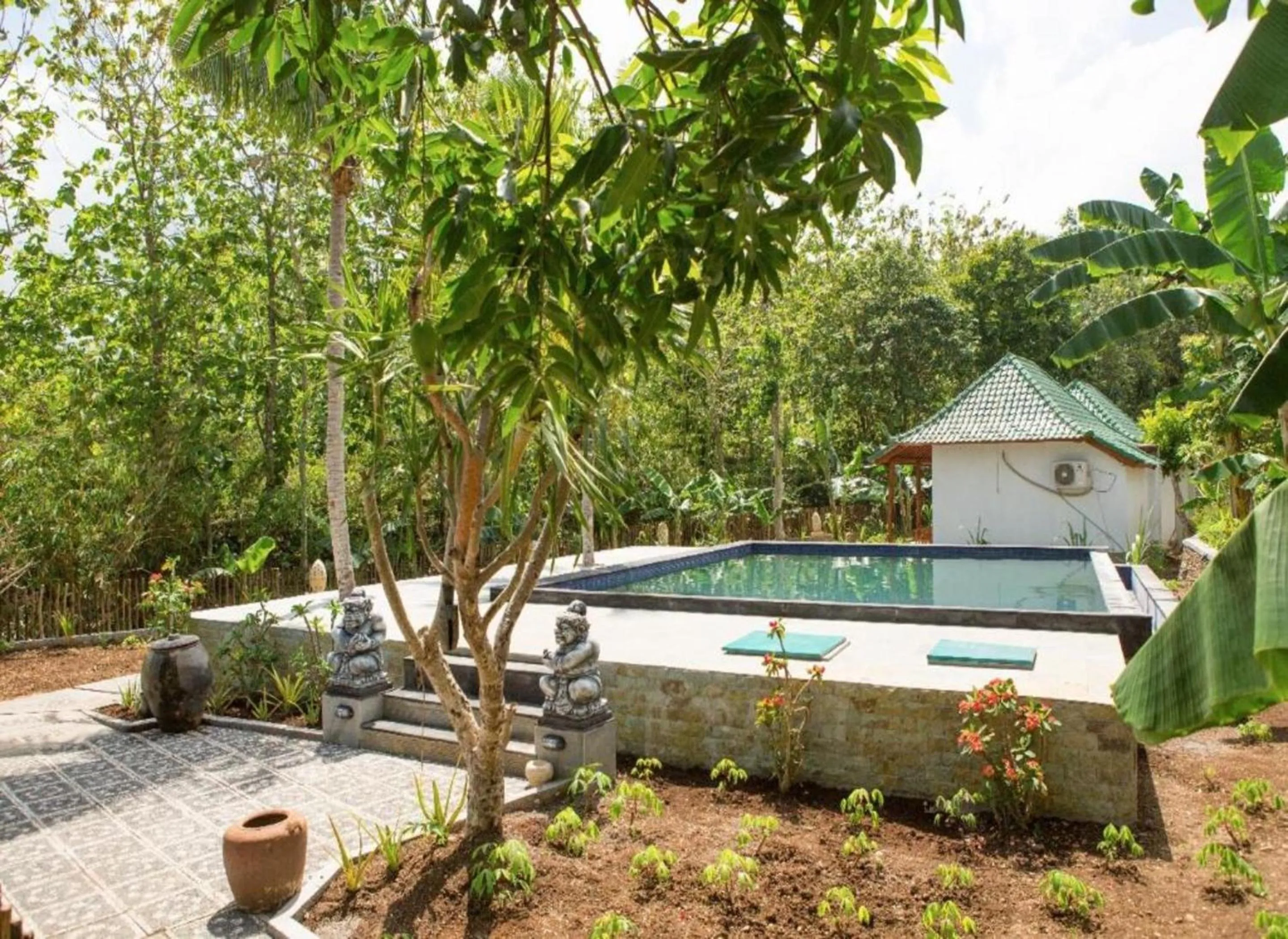 Swimming pool in Green Kubu Asri Villa