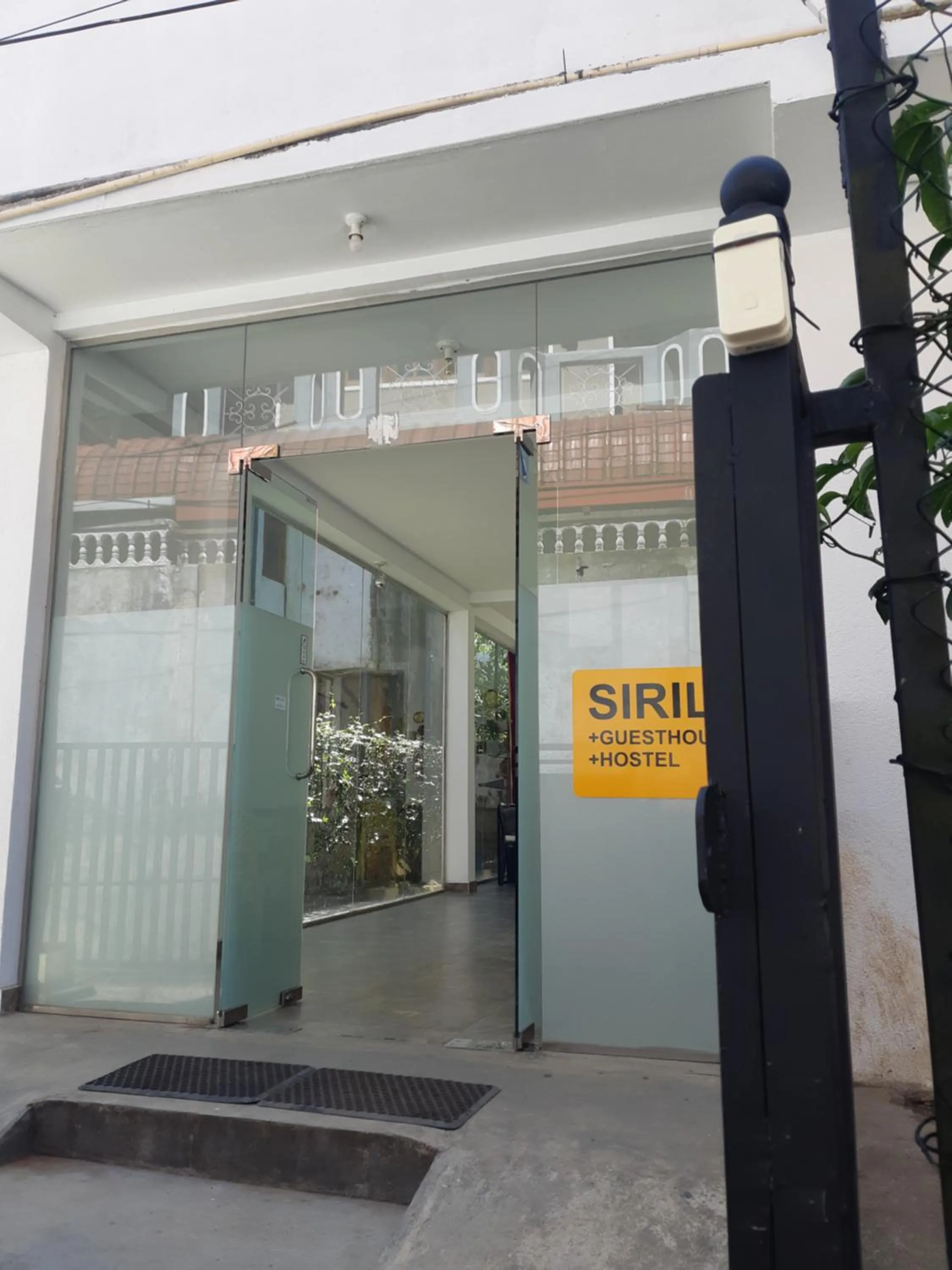 Facade/entrance in Siril Guesthouse Hostel