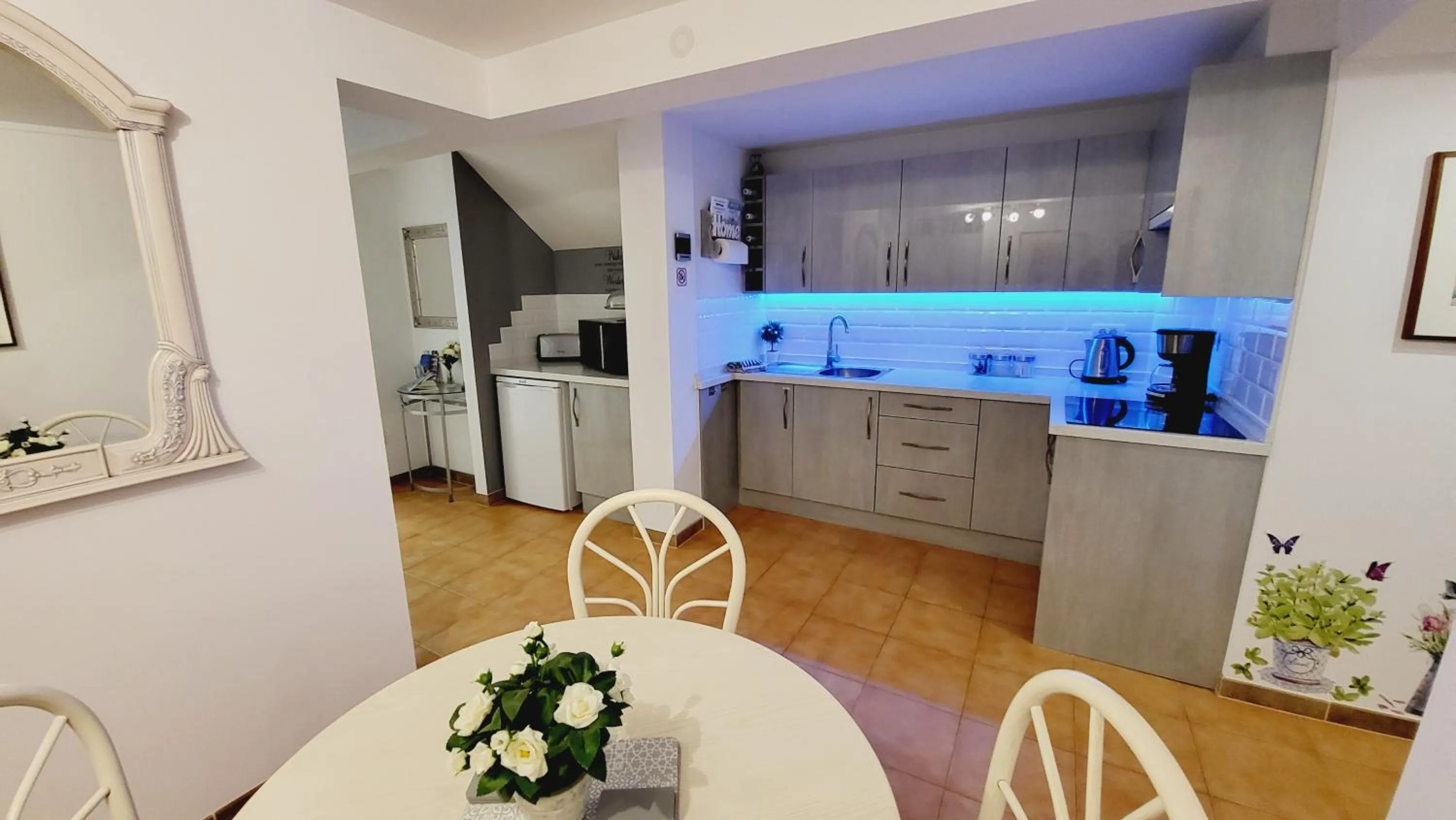 Communal kitchen in Casa Mariposa
