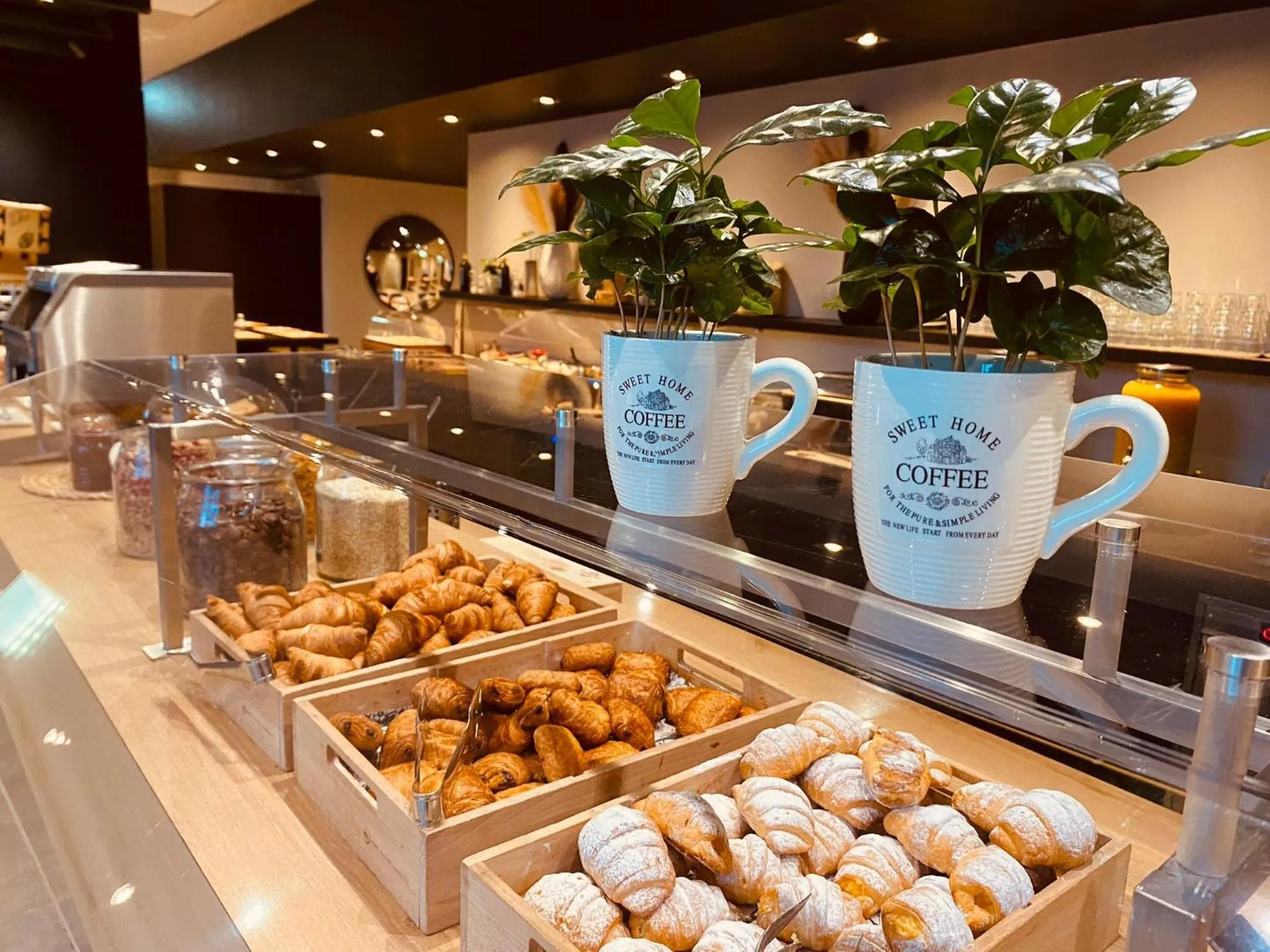 Buffet breakfast in Ibis Lugano Paradiso