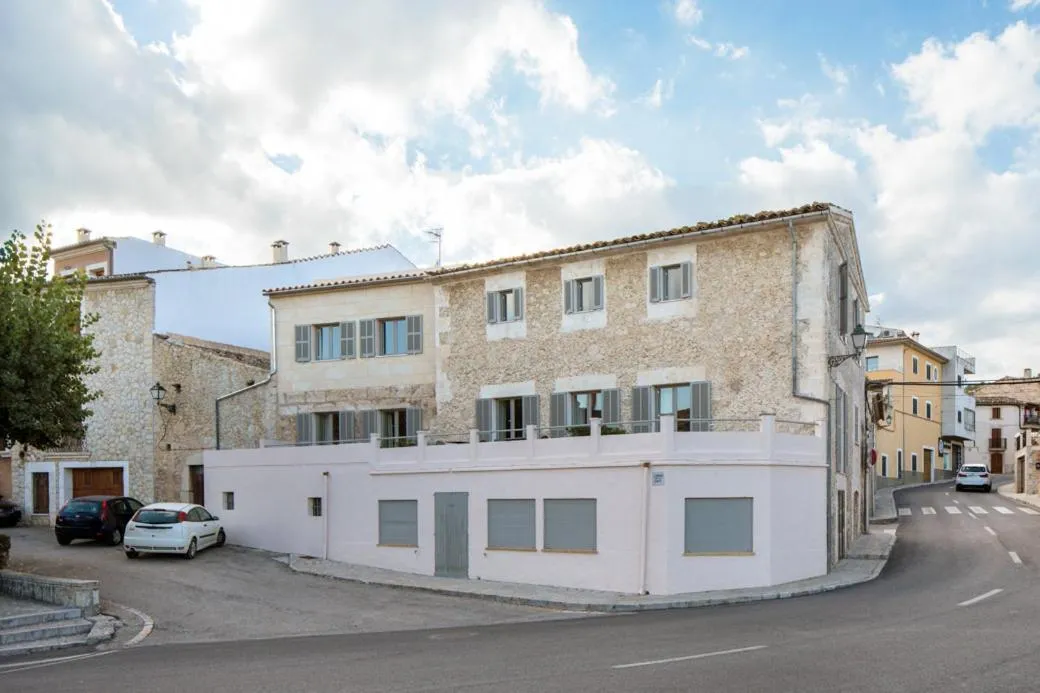 Facade/entrance in Son Gris