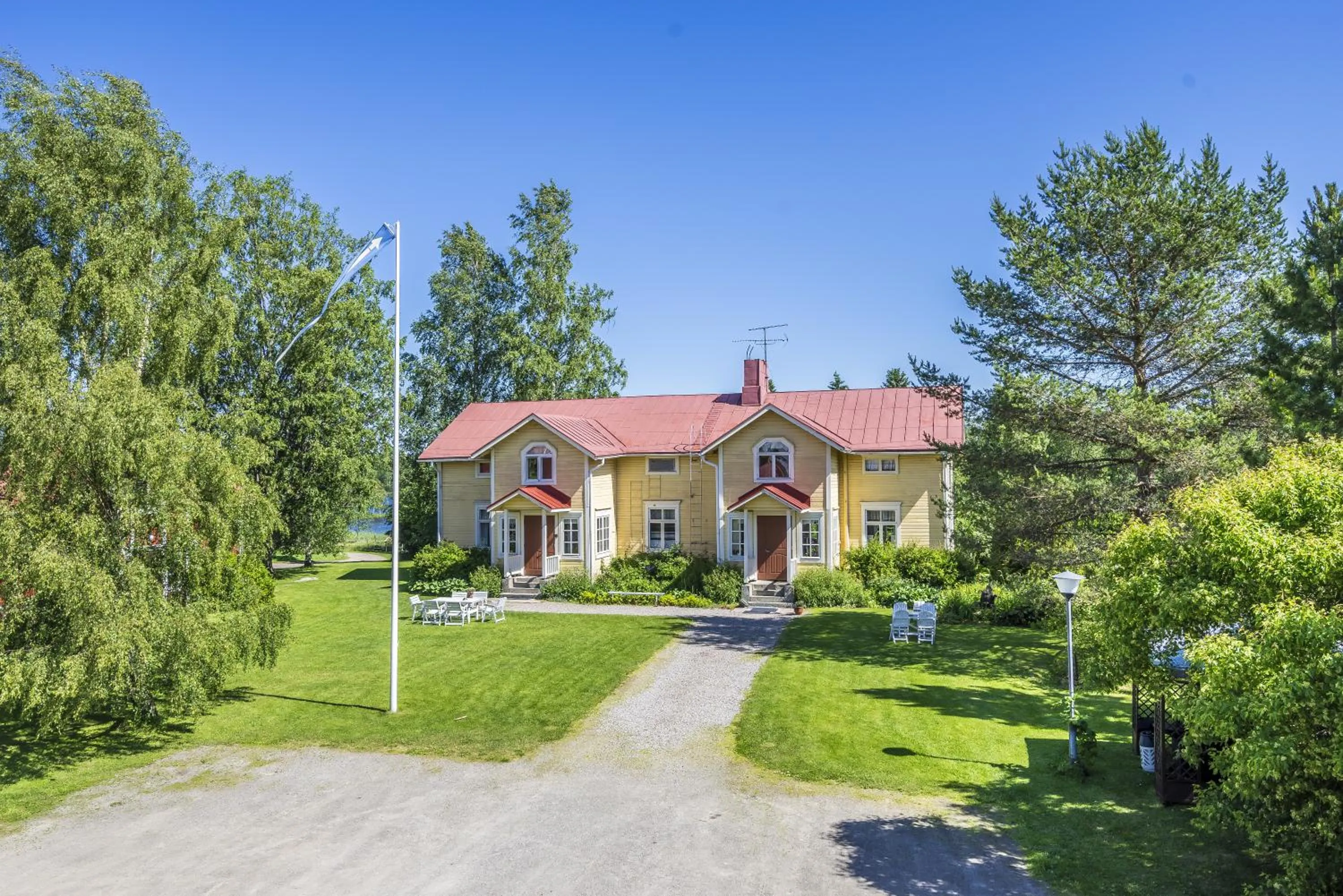 Facade/entrance in Hyvölän Talo