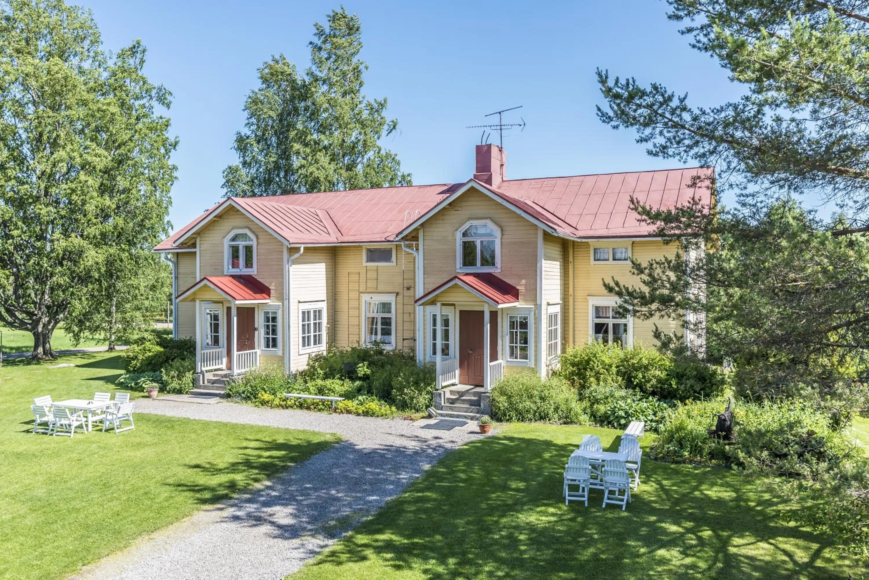Facade/entrance in Hyvölän Talo