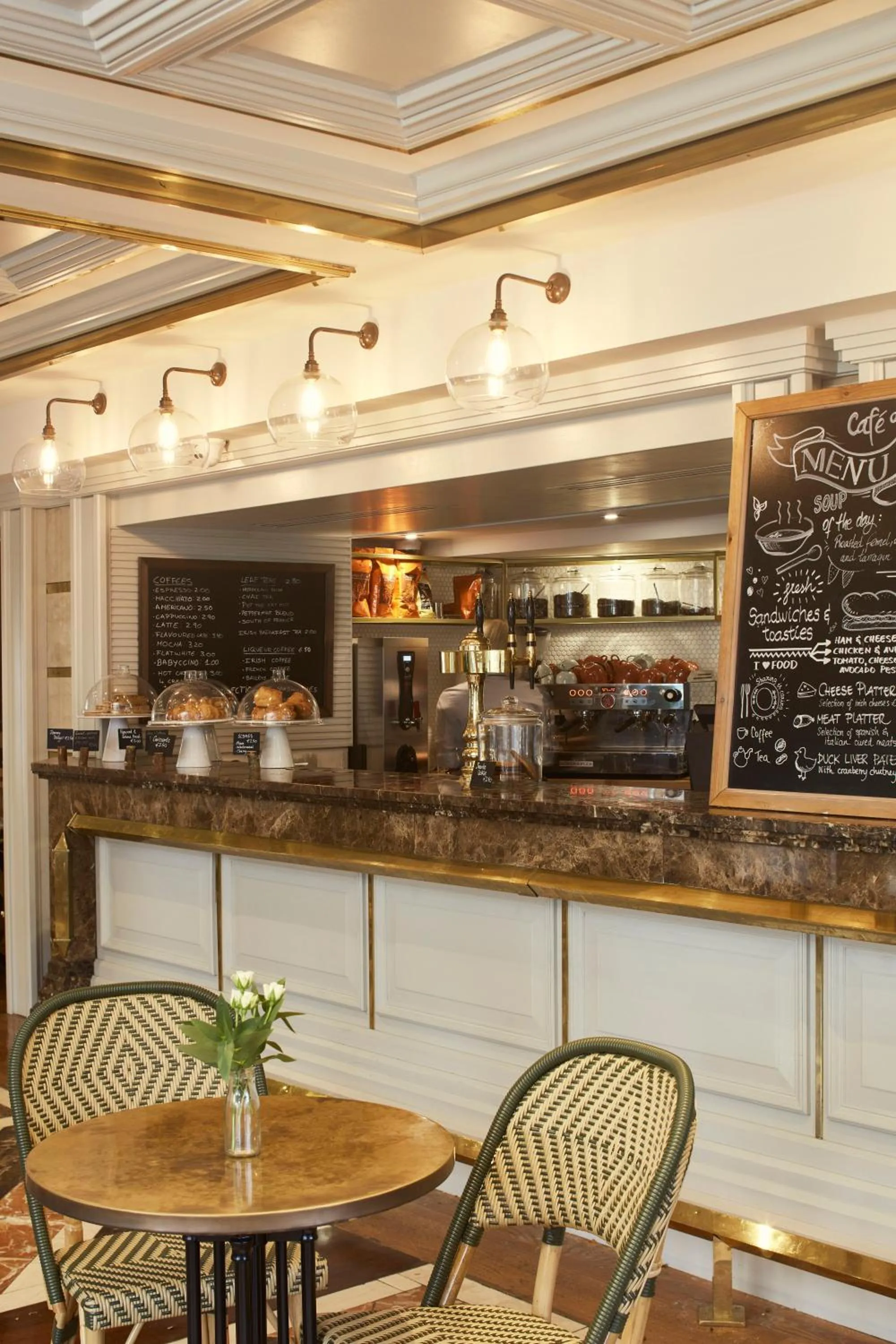 Restaurant/places to eat in Killarney Plaza Hotel & Spa