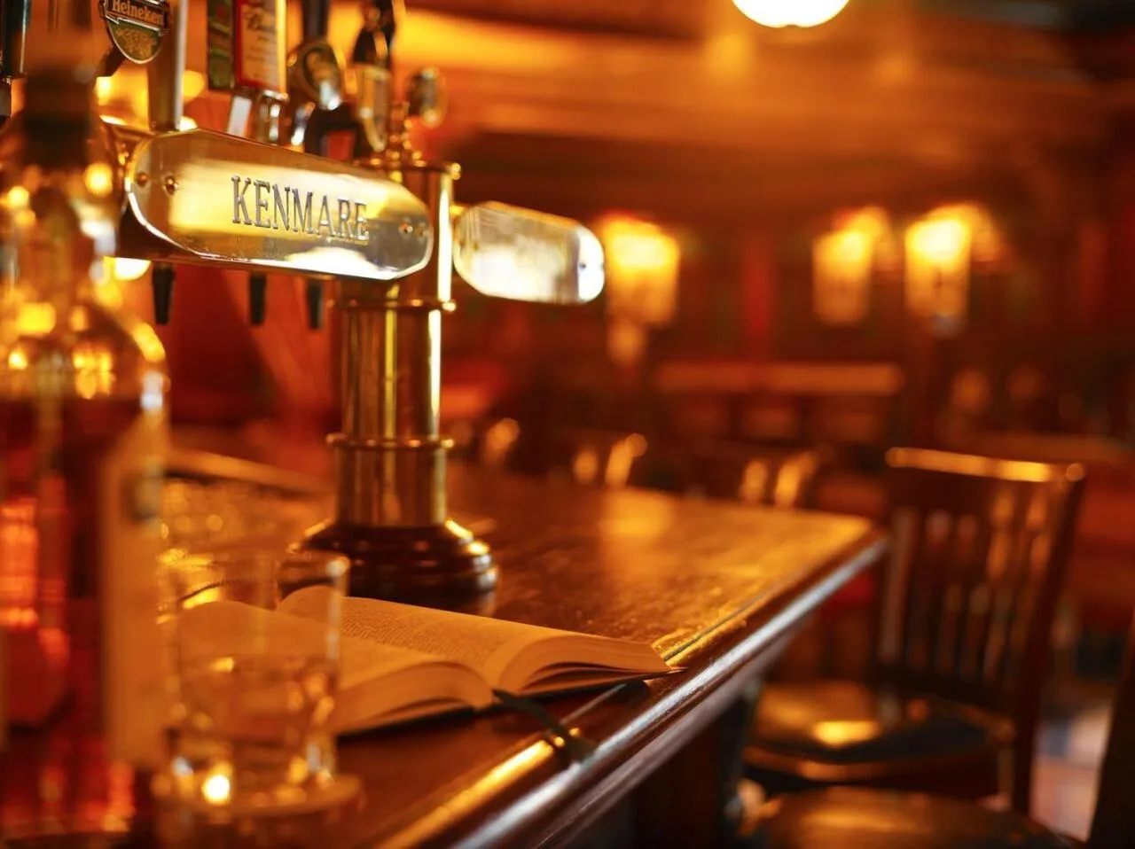 Restaurant/places to eat in Killarney Avenue