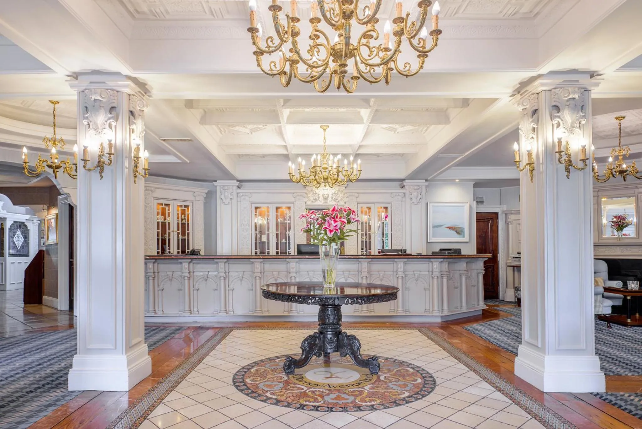 Day in Killarney Avenue