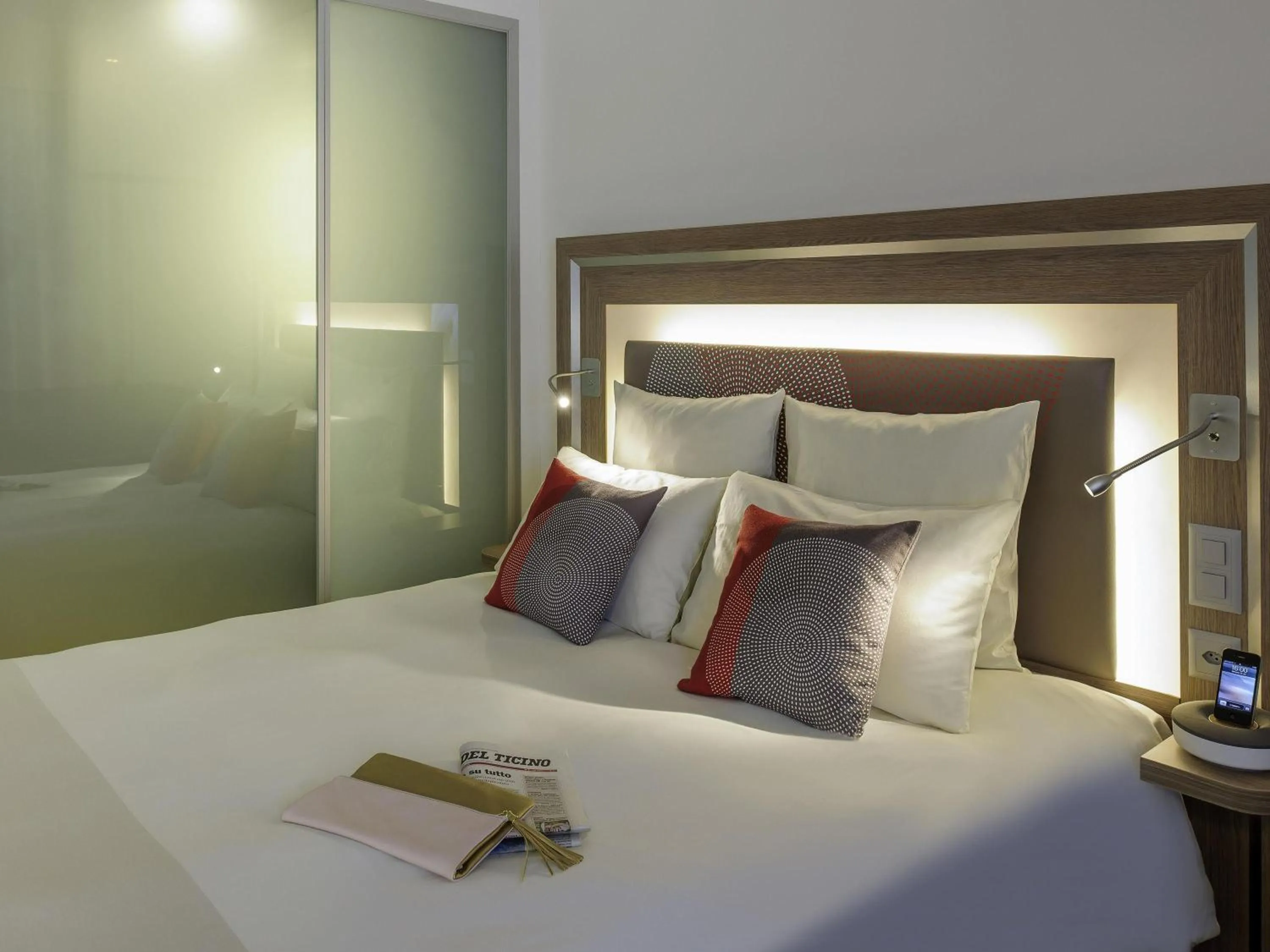 Bedroom, Bed in Novotel Lugano Paradiso