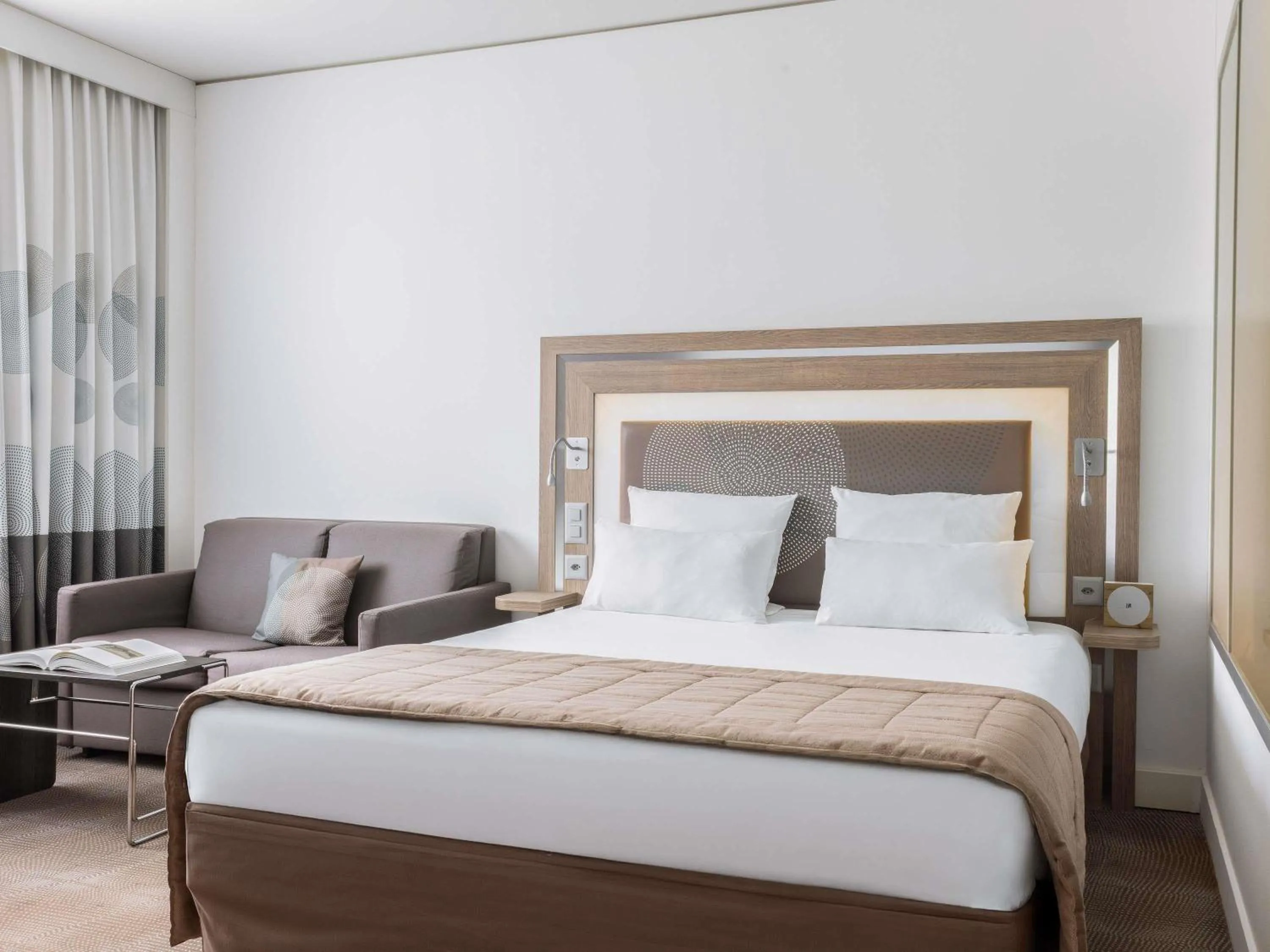 Bedroom, Bed in Novotel Lugano Paradiso