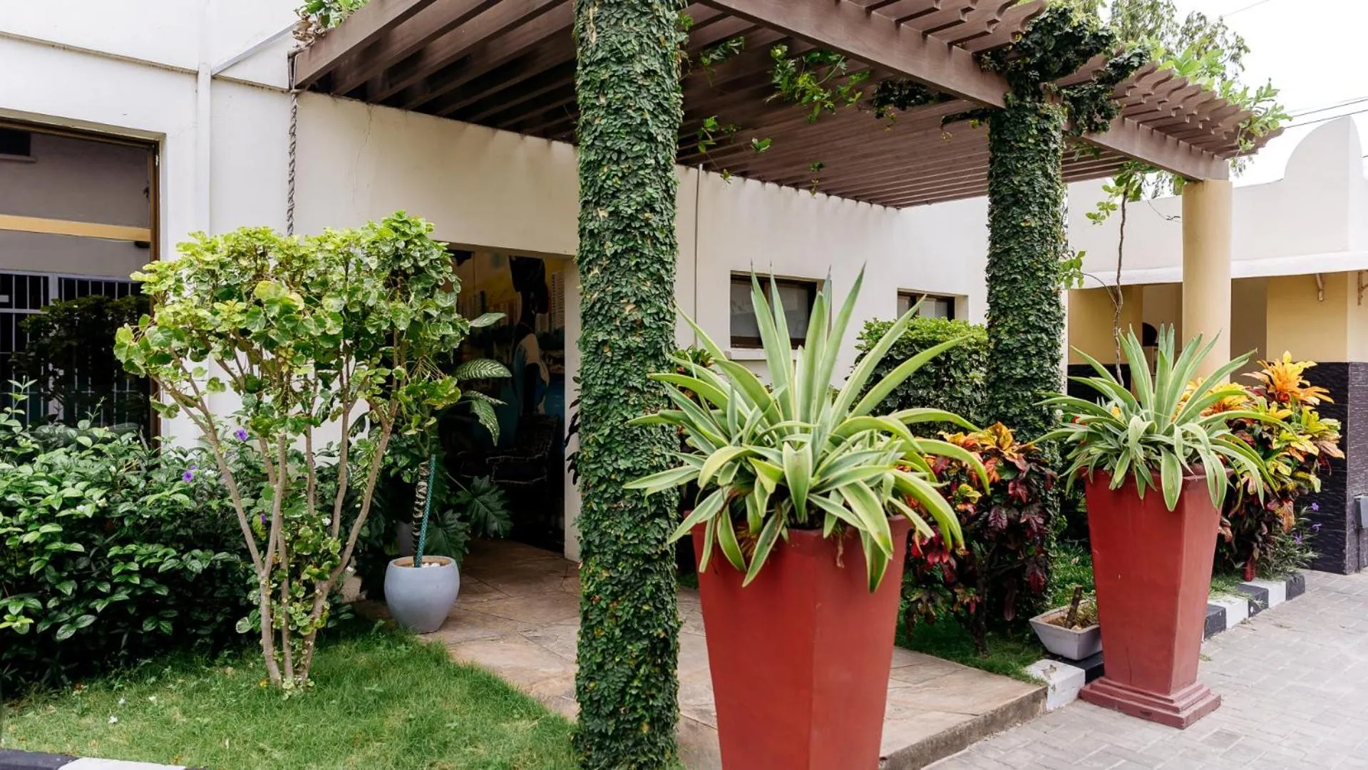 Facade/entrance in Peninsula Hotel Dar Es Salaam