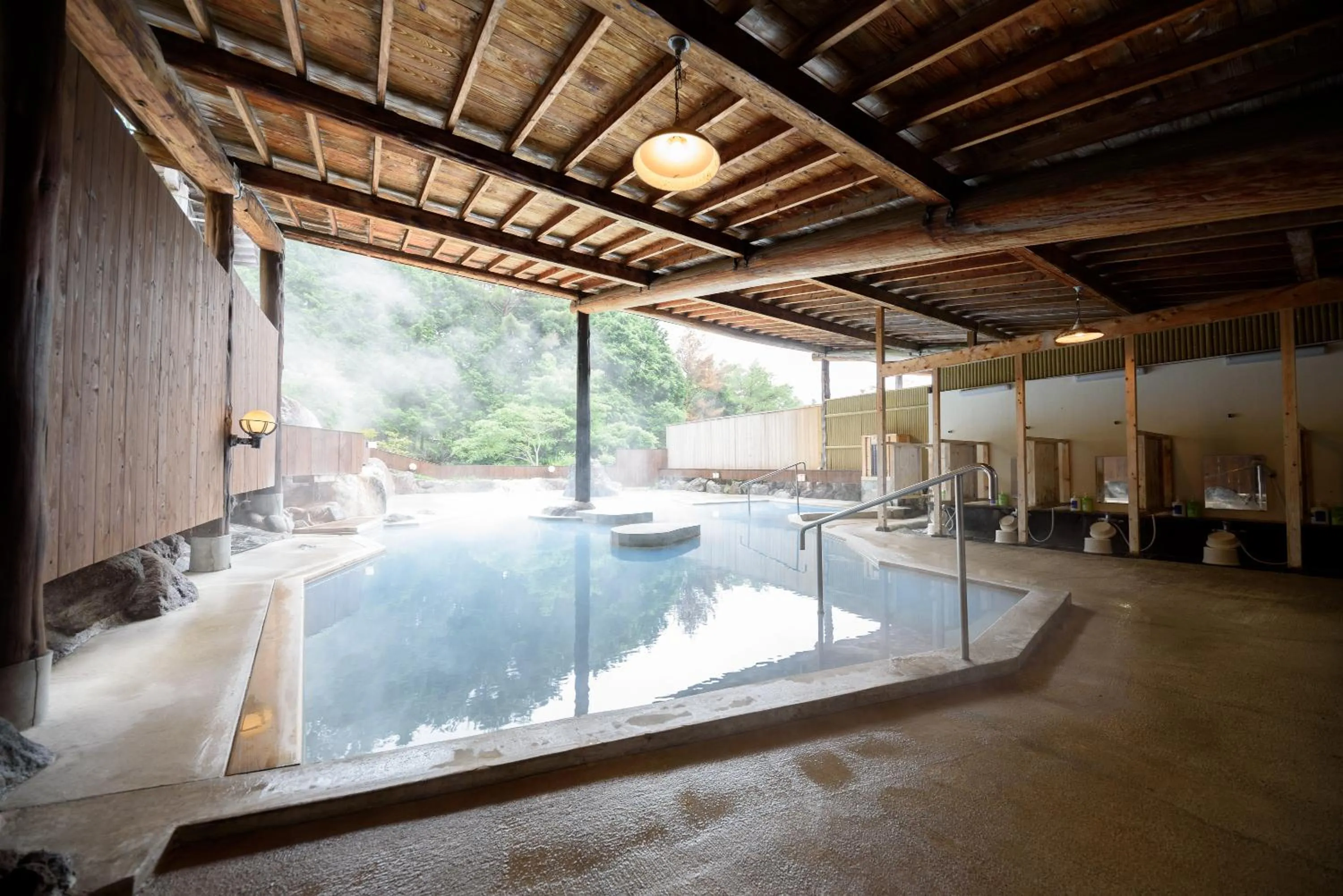 Hot Spring Bath in Yufuin Onsen Tsukanoma