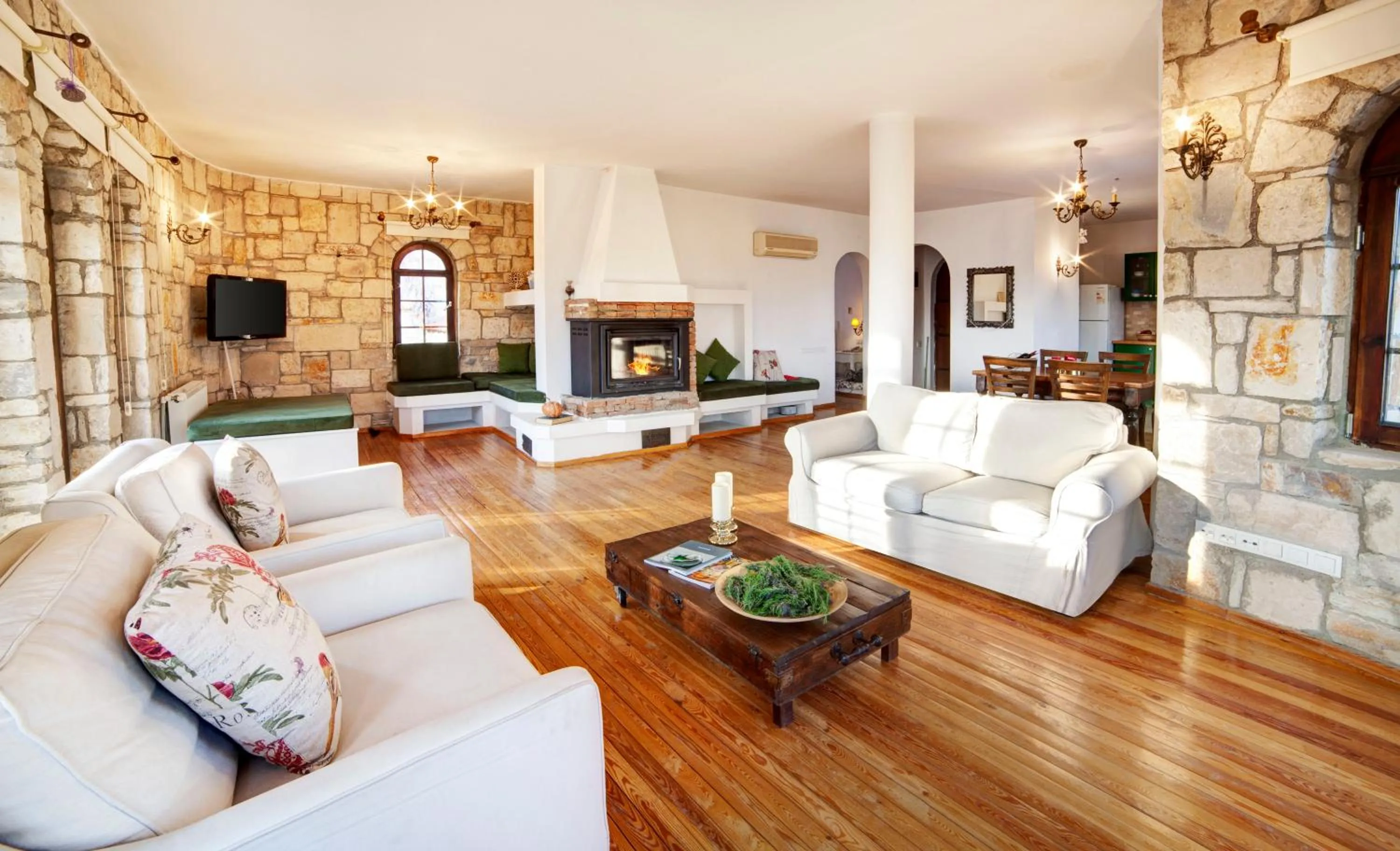 Living room in VINIFERA VINEYARDS HOTEL