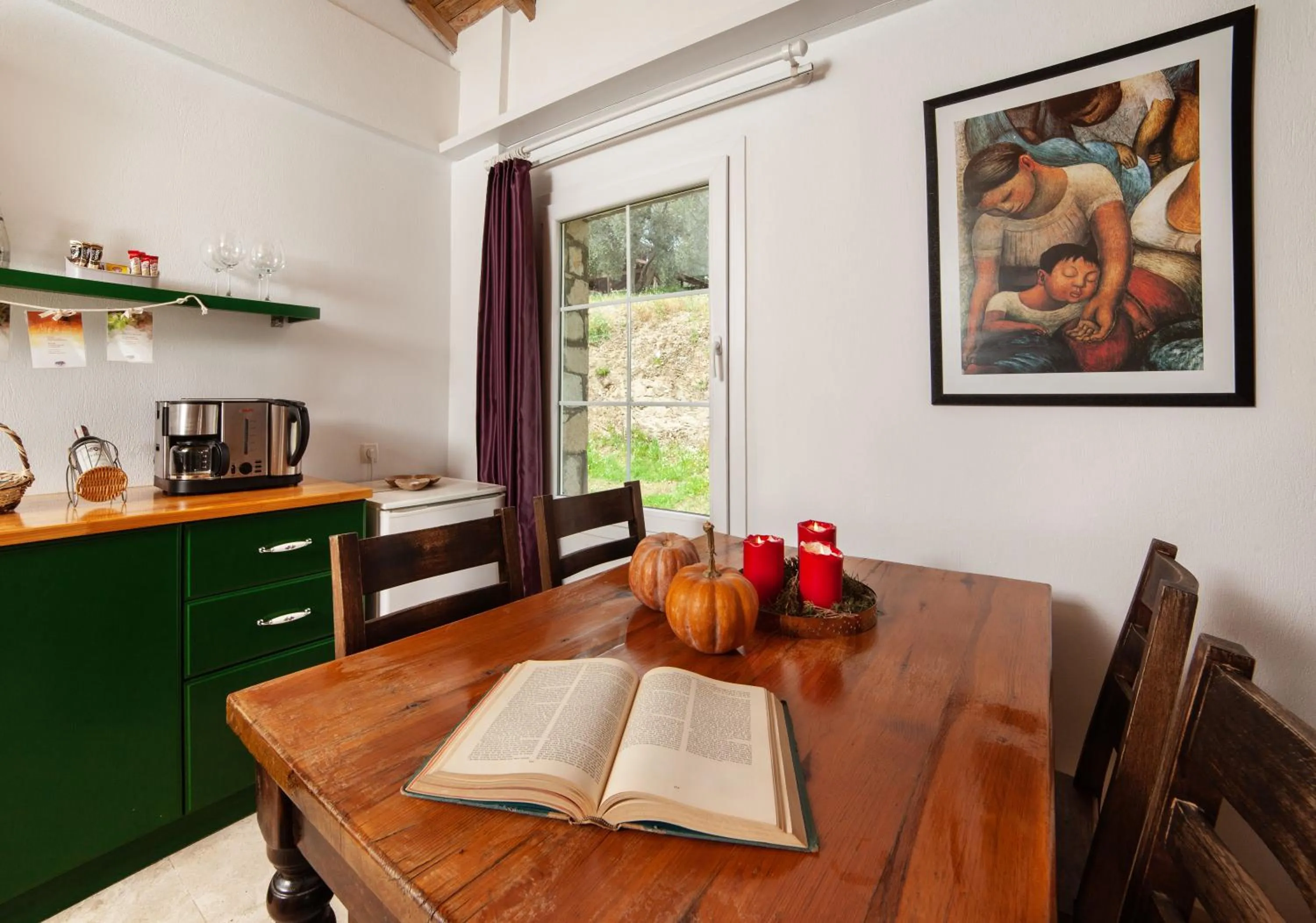 Kitchen or kitchenette in VINIFERA VINEYARDS HOTEL